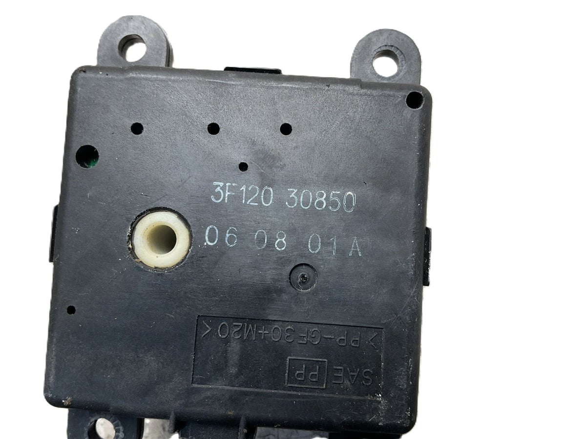 Motor trampillas A/C Nissan X-Trail 01-08 3F12030850
