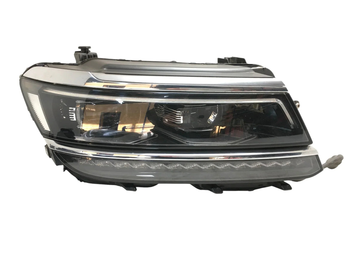 Faro dcho VW Tiguan II R-Line 5NB941082D