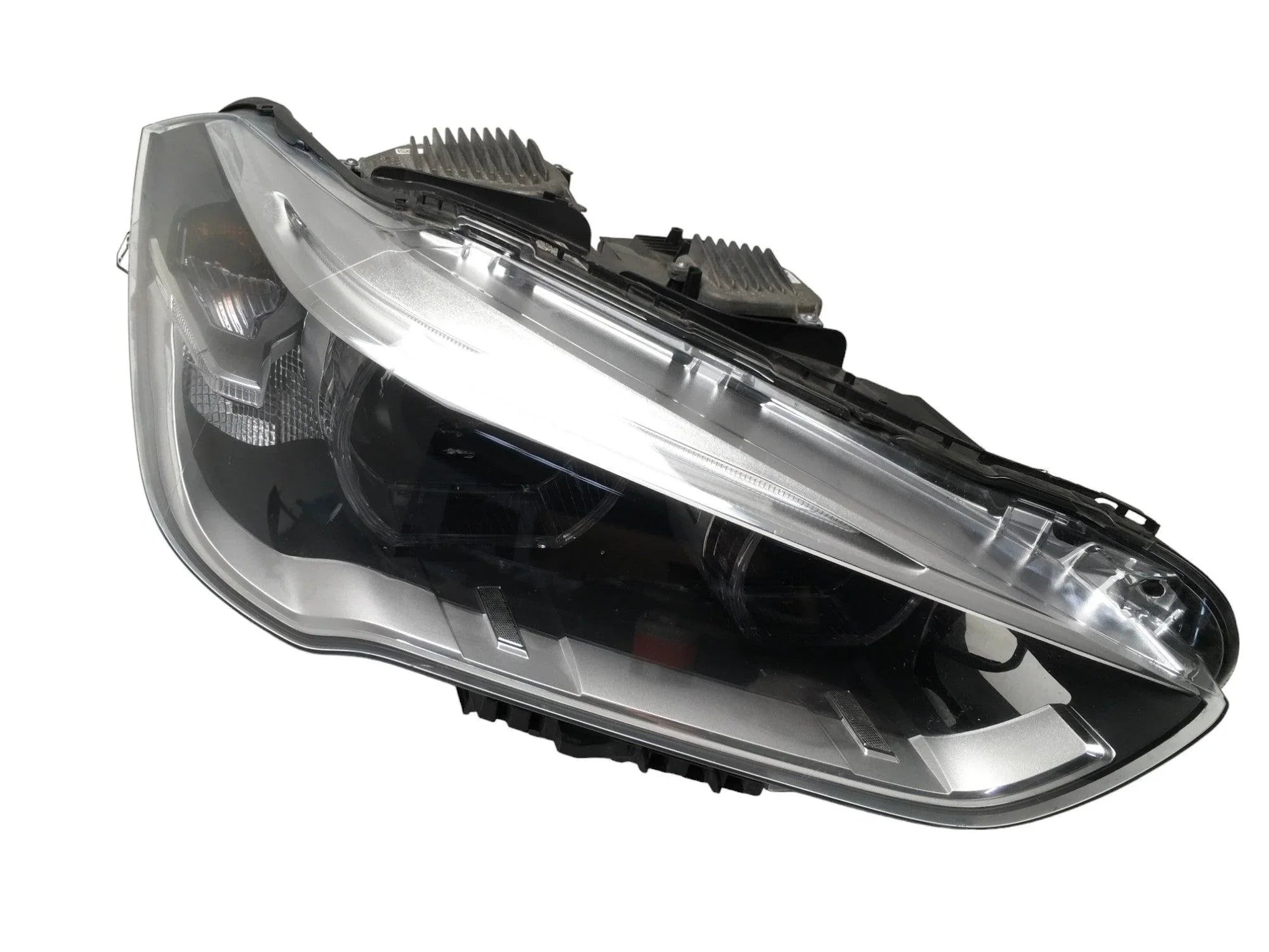 Faro Delantero Derecho (Lado Pasajero) Para BMW X1 F48 2016-2022 | Con Bombillas Incluidas | Número BM2519173