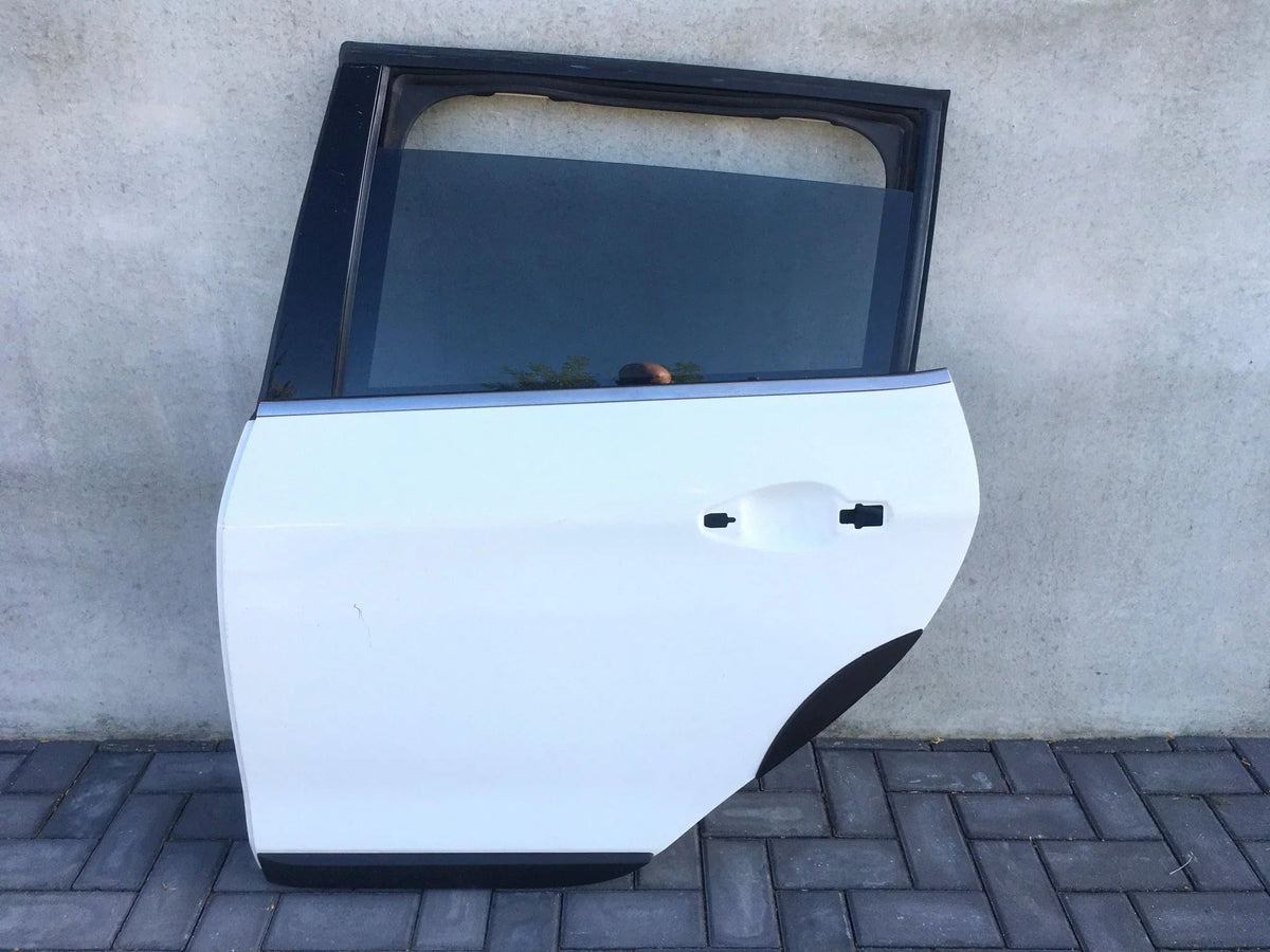 Puerta trasera izq Peugeot 2008 I