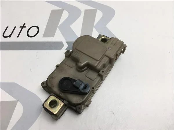 Actuador puerta trasera Terrano I