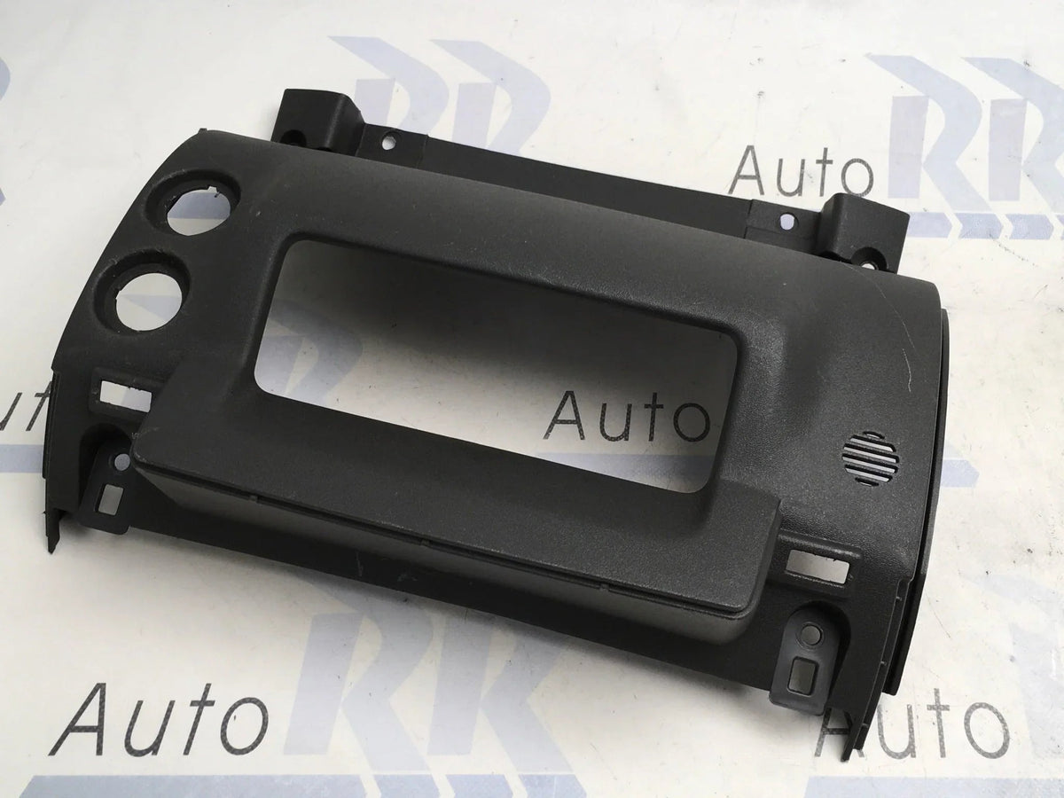 Embellecedor central Nissan 68246-EB302