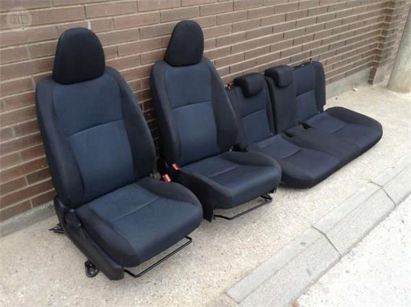 Juego asientos toyota yaris iii
