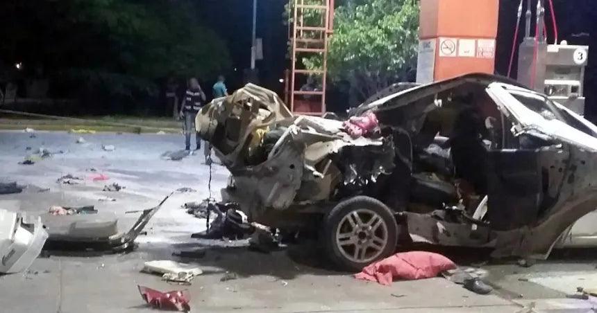 Explosión de Ford Fiesta durante repostaje: policía sorprendida cuando más de 20 kilos de cocaína escondida en el depósito se volatilizan - AutoRR