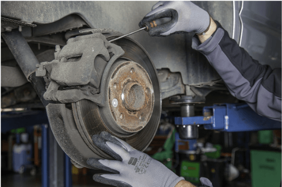 Seguridad en carretera; Apuesta por recambios de coche de calidad - AutoRR