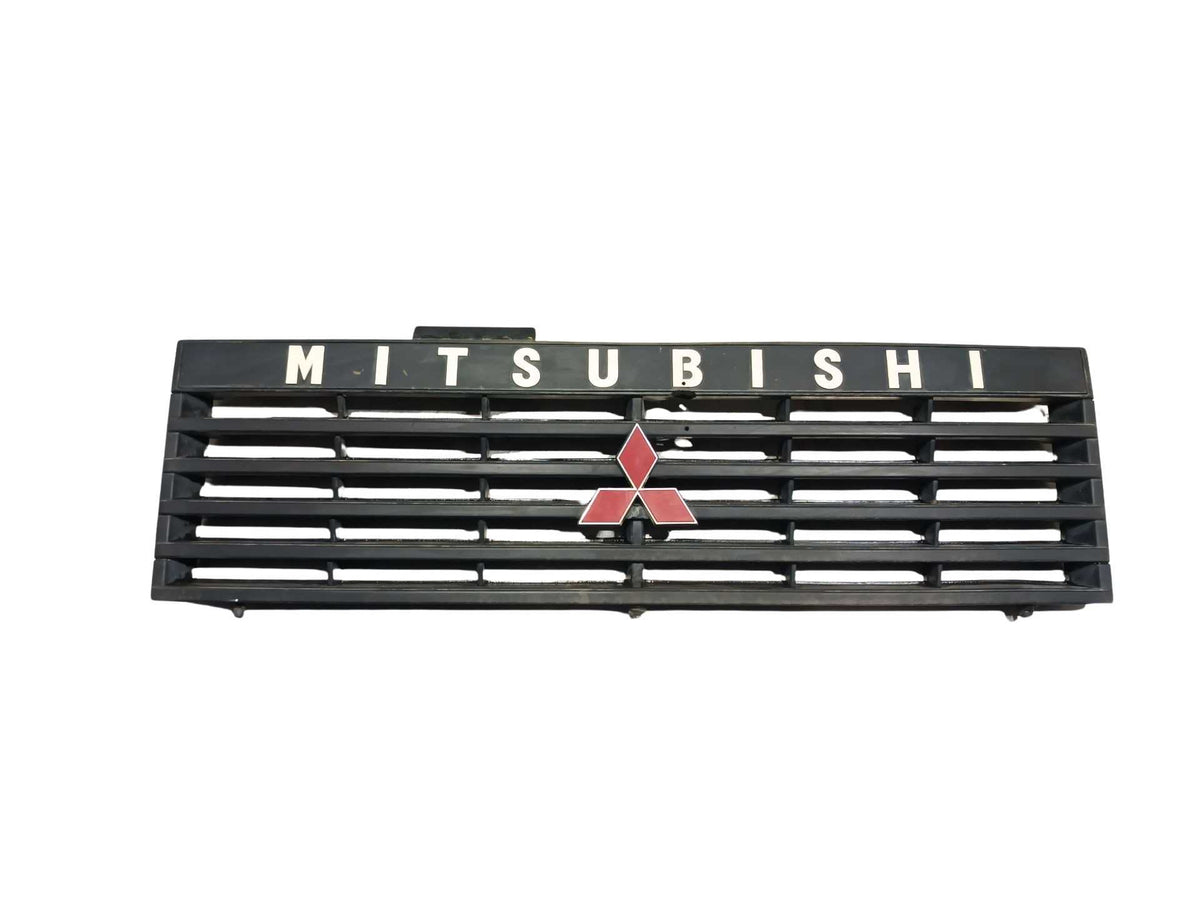 Calandre du Mitsubishi Pajero