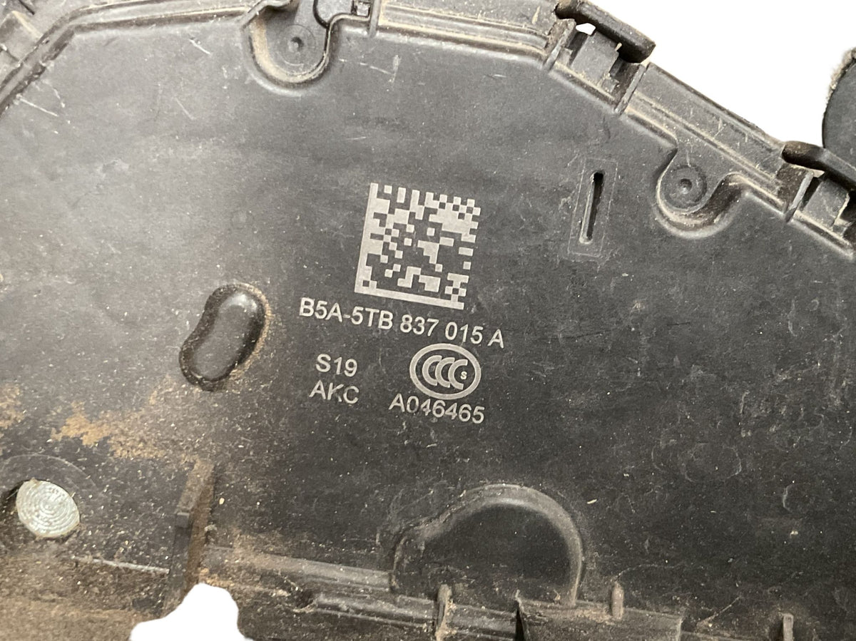Detalle de la referencia grabada B5A-5TB837015A
