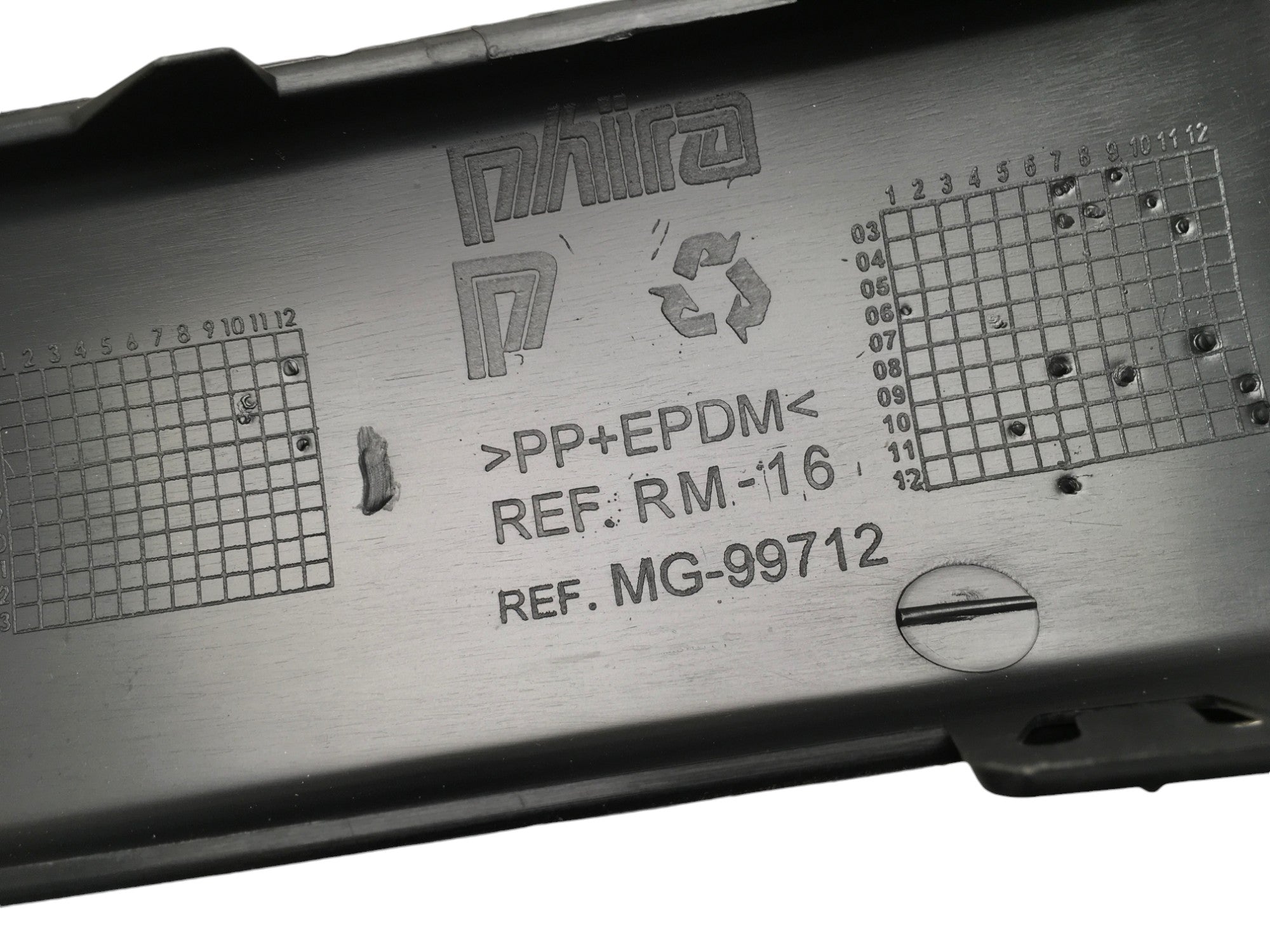 Moldura izq paragolpes trasero Renault Megane I