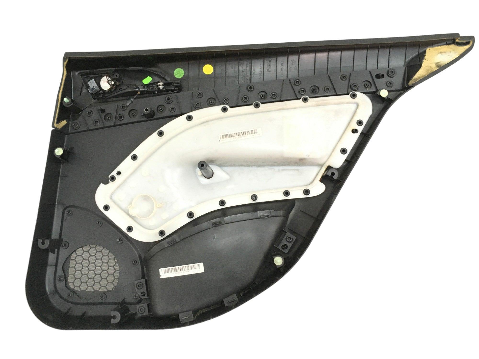 Panel puerta tra izq Skoda Octavia II - AutoRR 1Z5867211