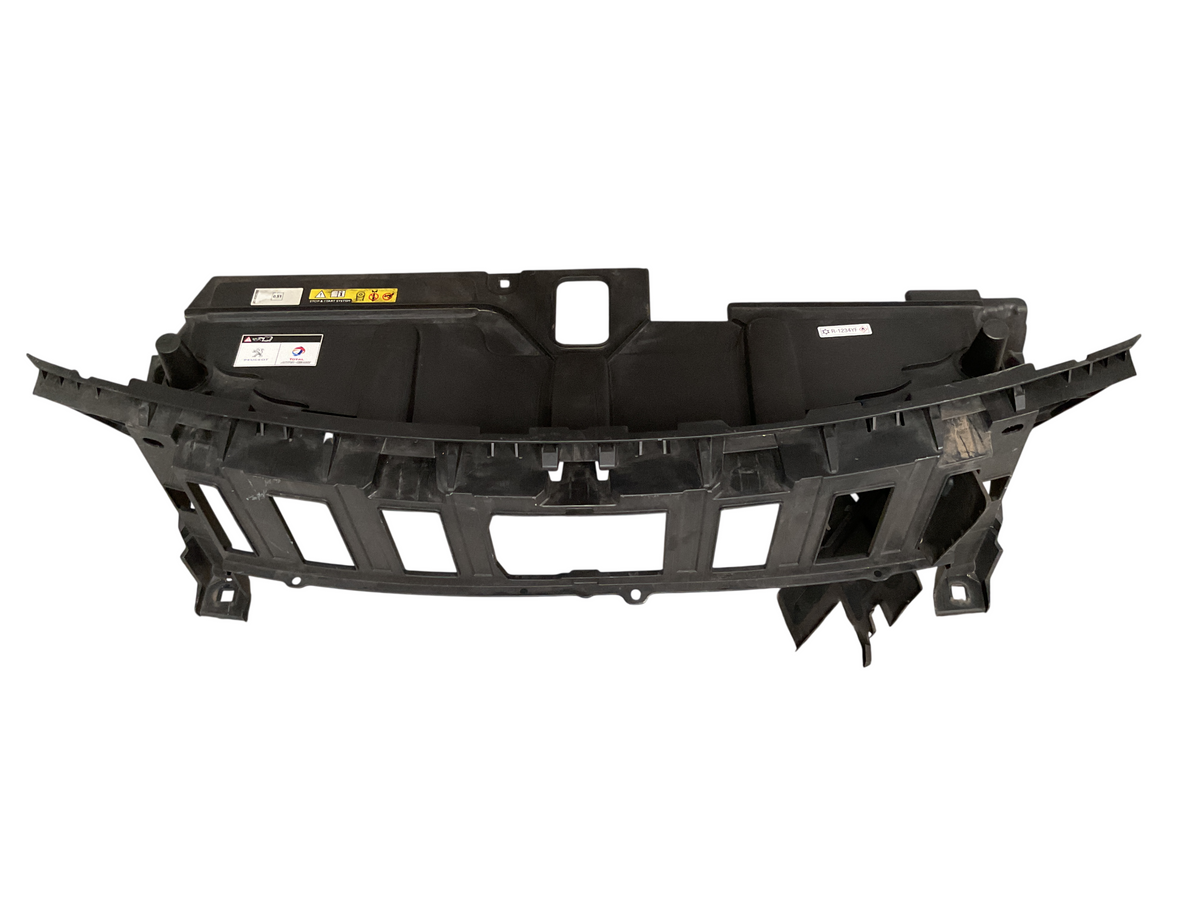 Panel frontal Peugeot 3008 II 16-25