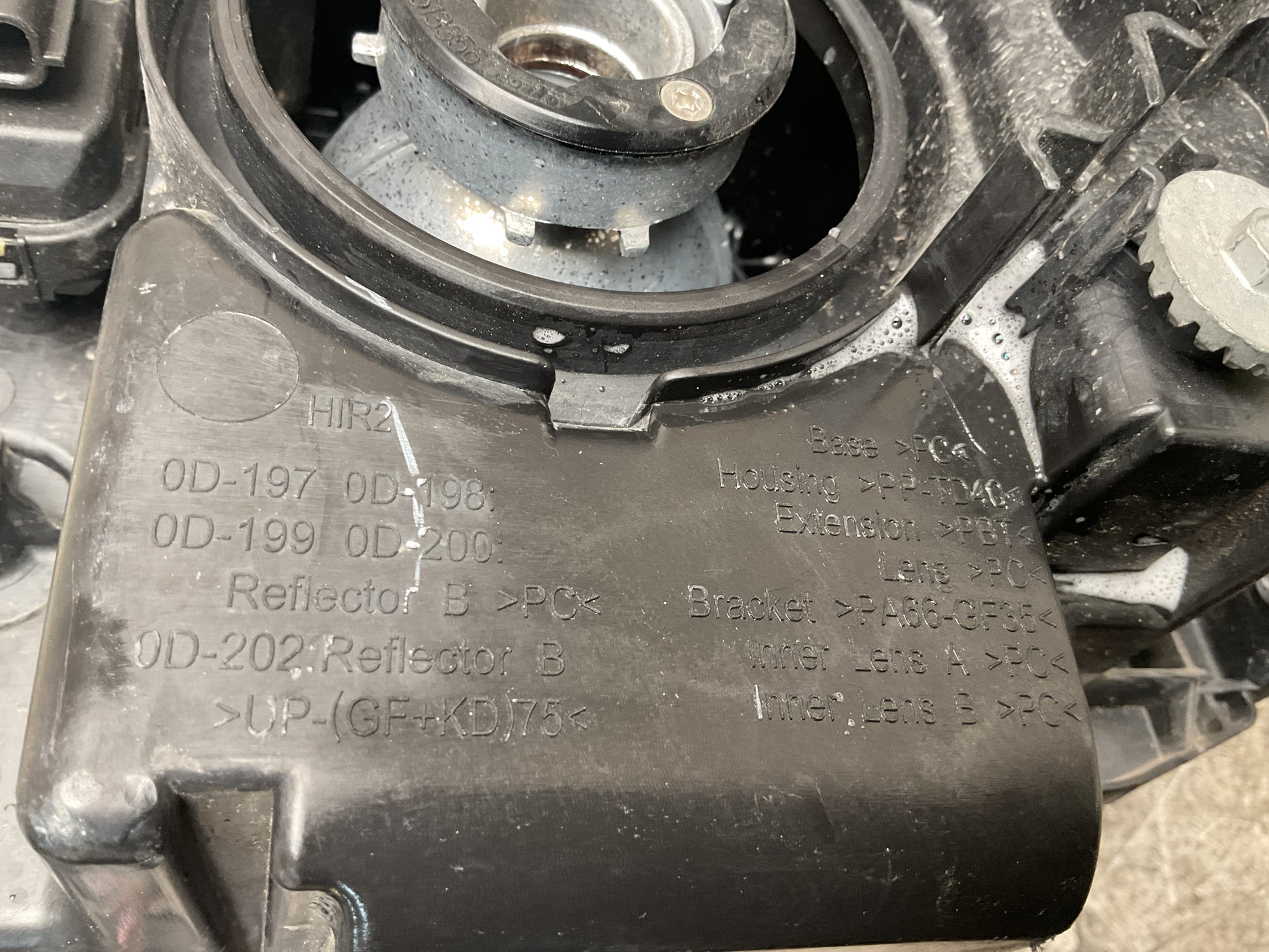 Faro del dcho Toyota Yaris III 17-20 - 0D1970D198 _