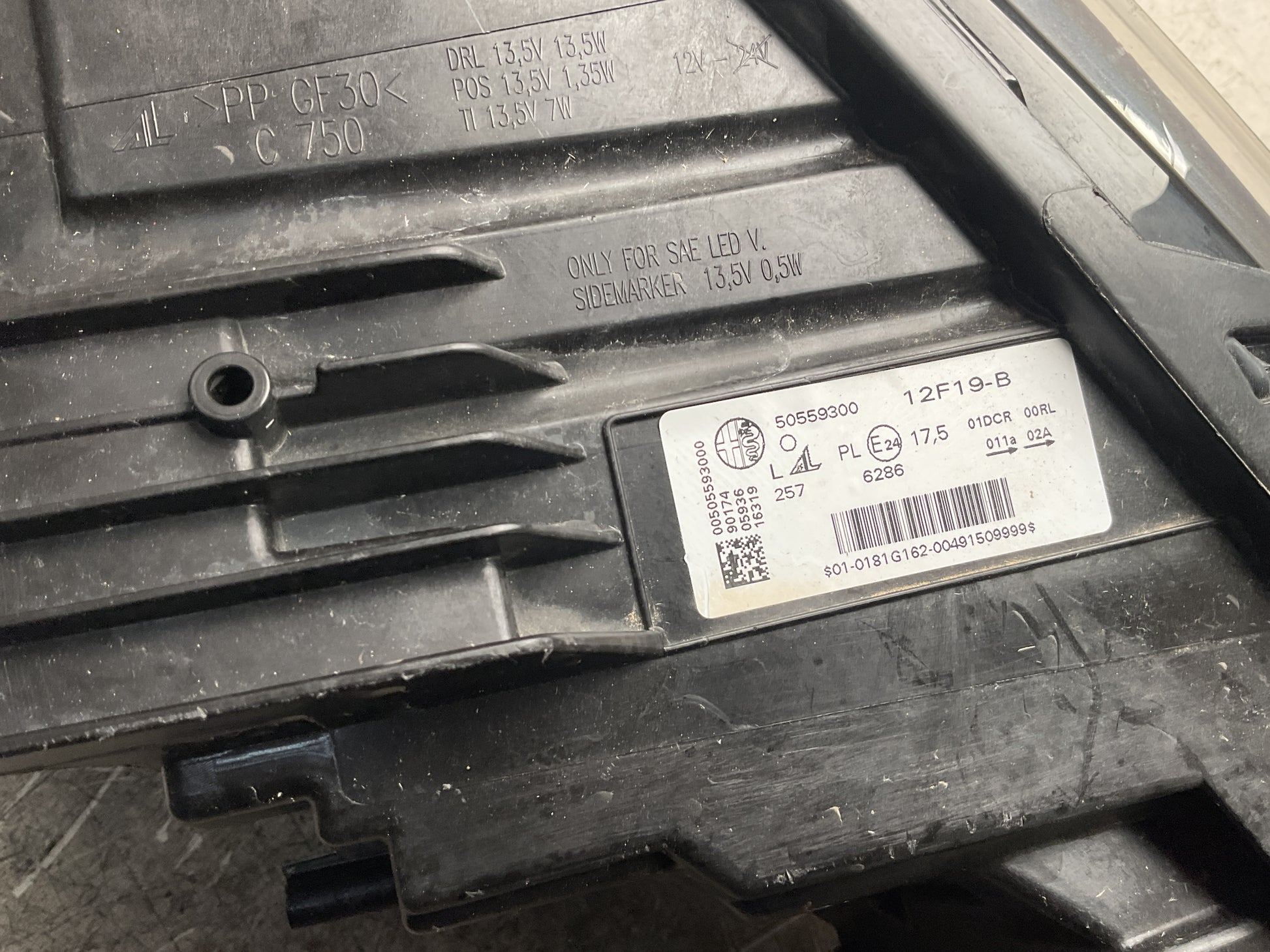 Faro izq Alfa Romeo Stelvio 16-26 - 50559300