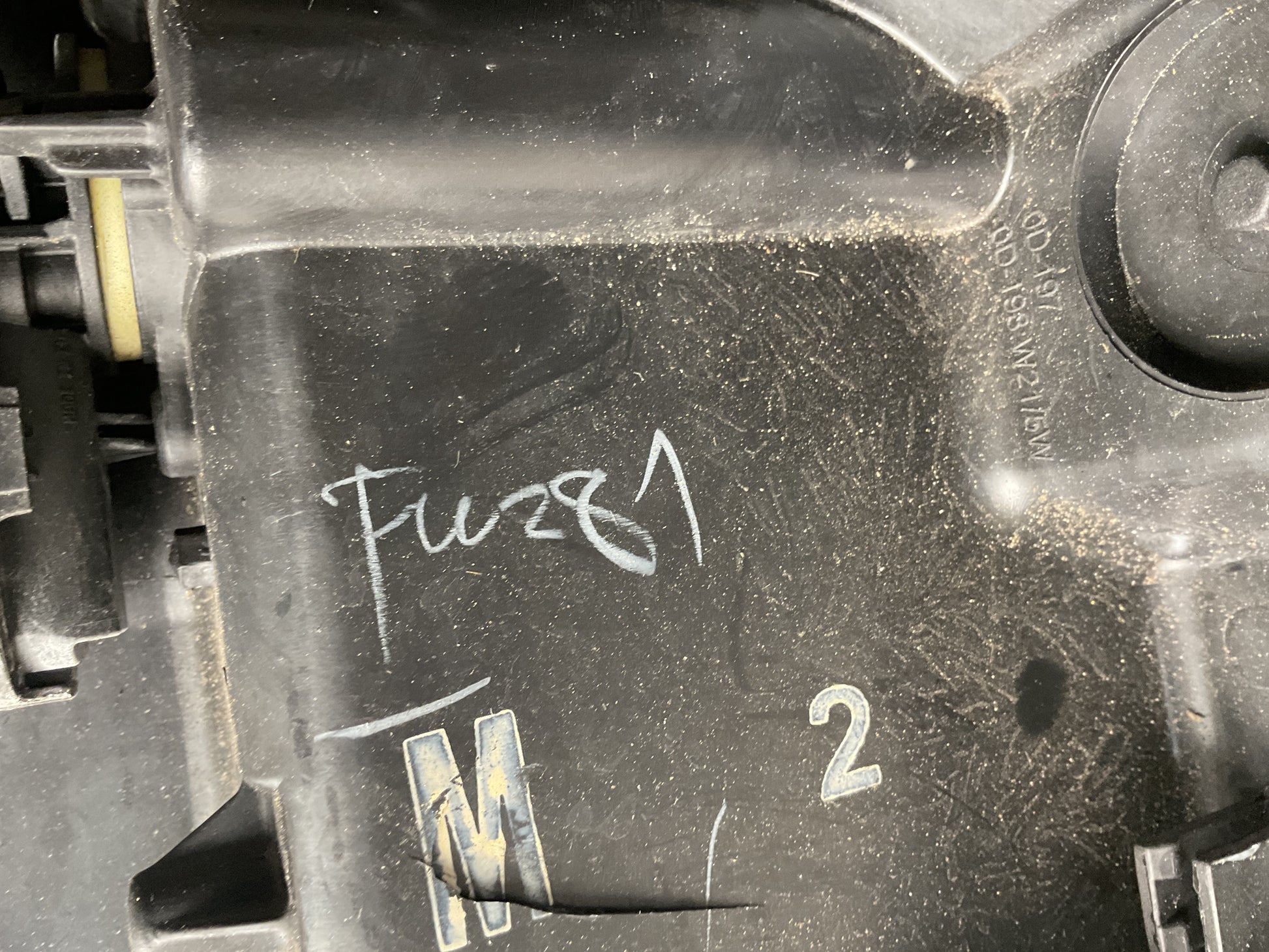 Faro del izq Toyota Yaris III 17-20 - 0D-197 _