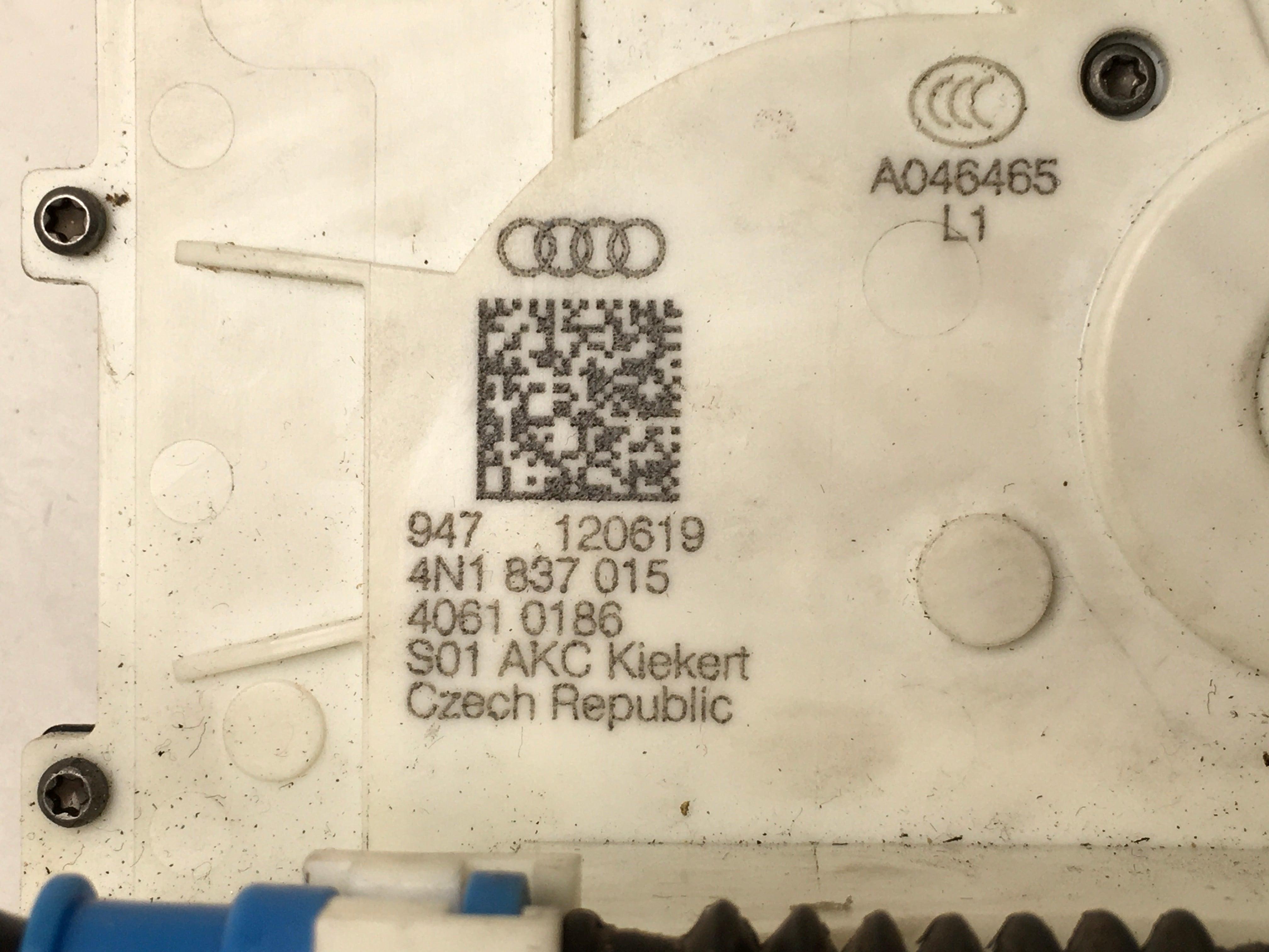 Cerradura delantera izquierda Audi A8 4N - AutoRR 4N1837015