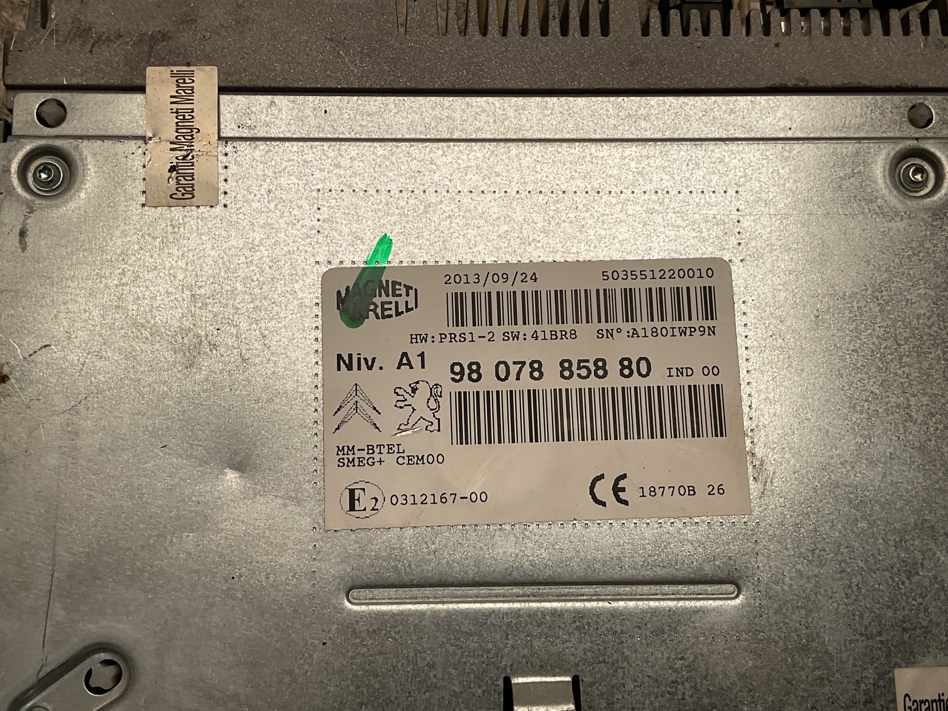 Sistema para Radio GPS PSA 9807885880 - 9807885880