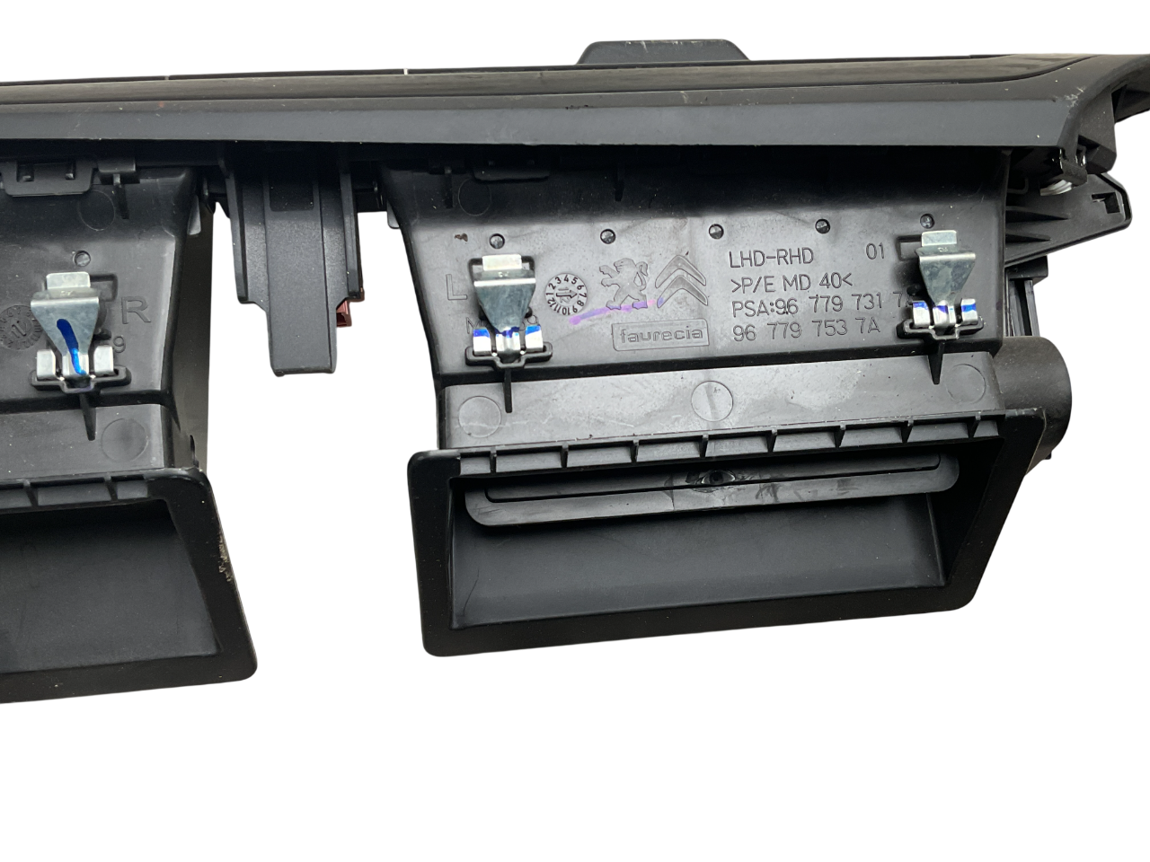 Rejilla central Citroen C4 Picasso 13-18 - 967797317A