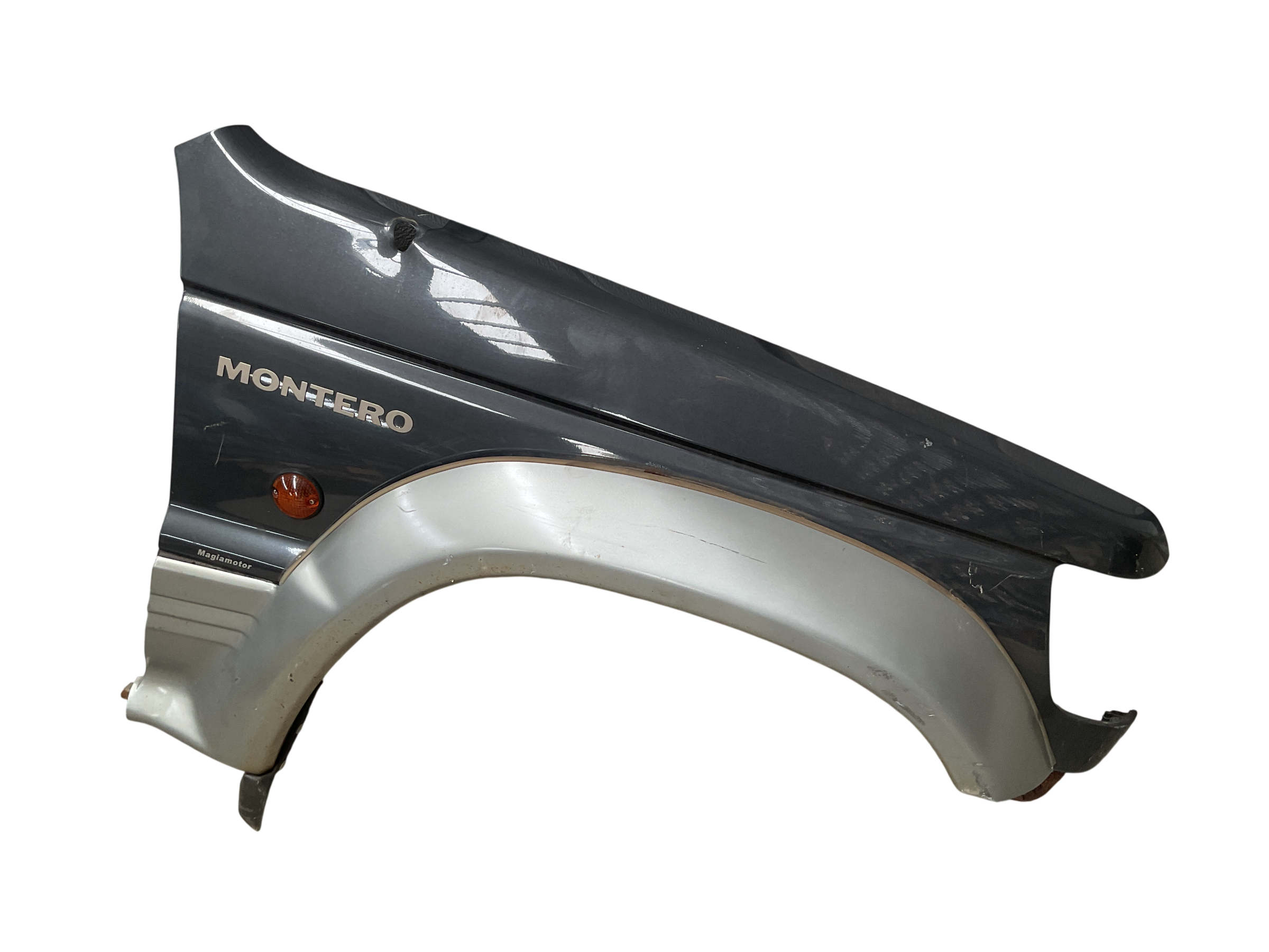 Aleta derecha Mitsubishi Montero 91-00