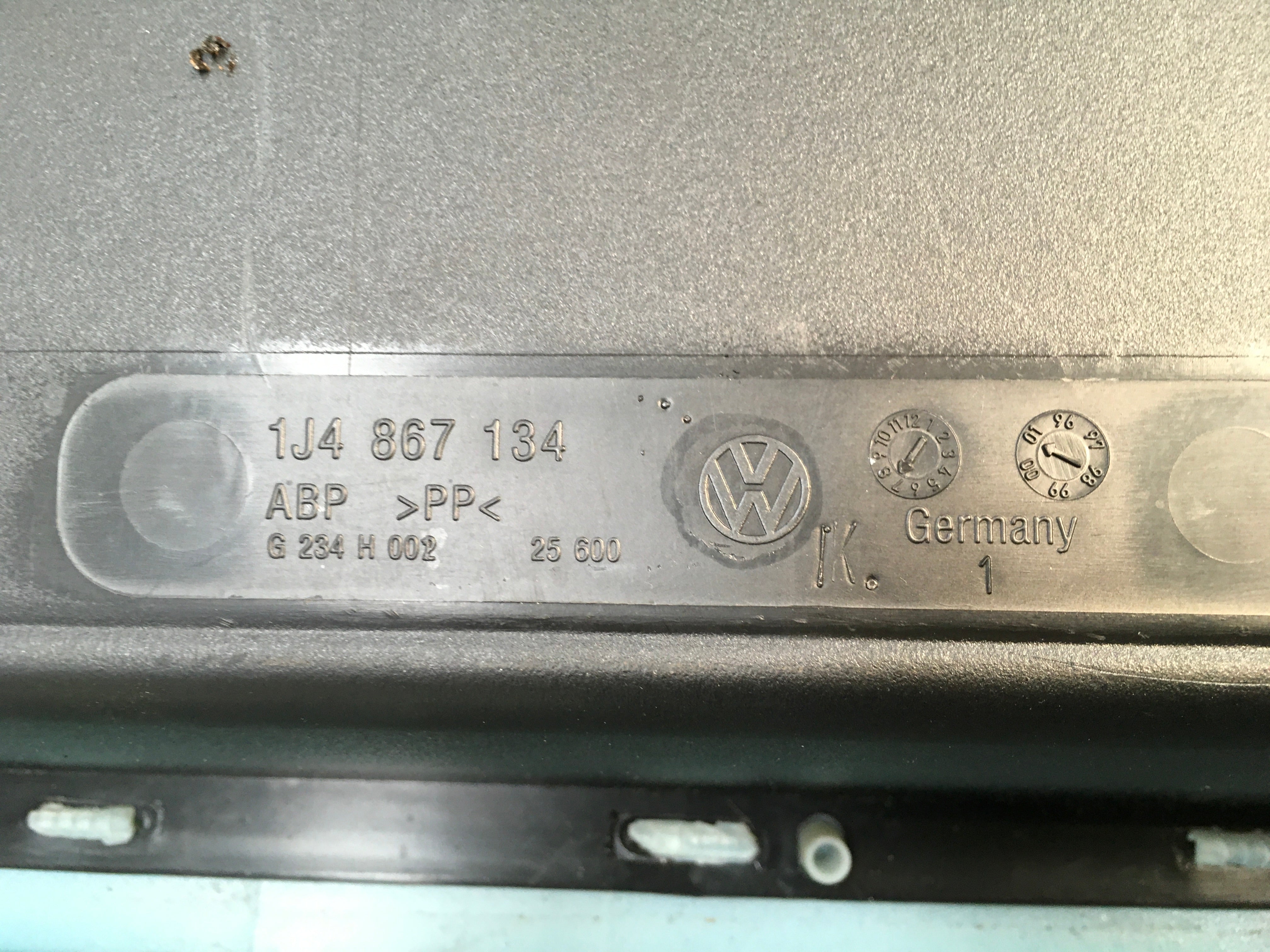 Panel Puerta del dcha VW Golf IV