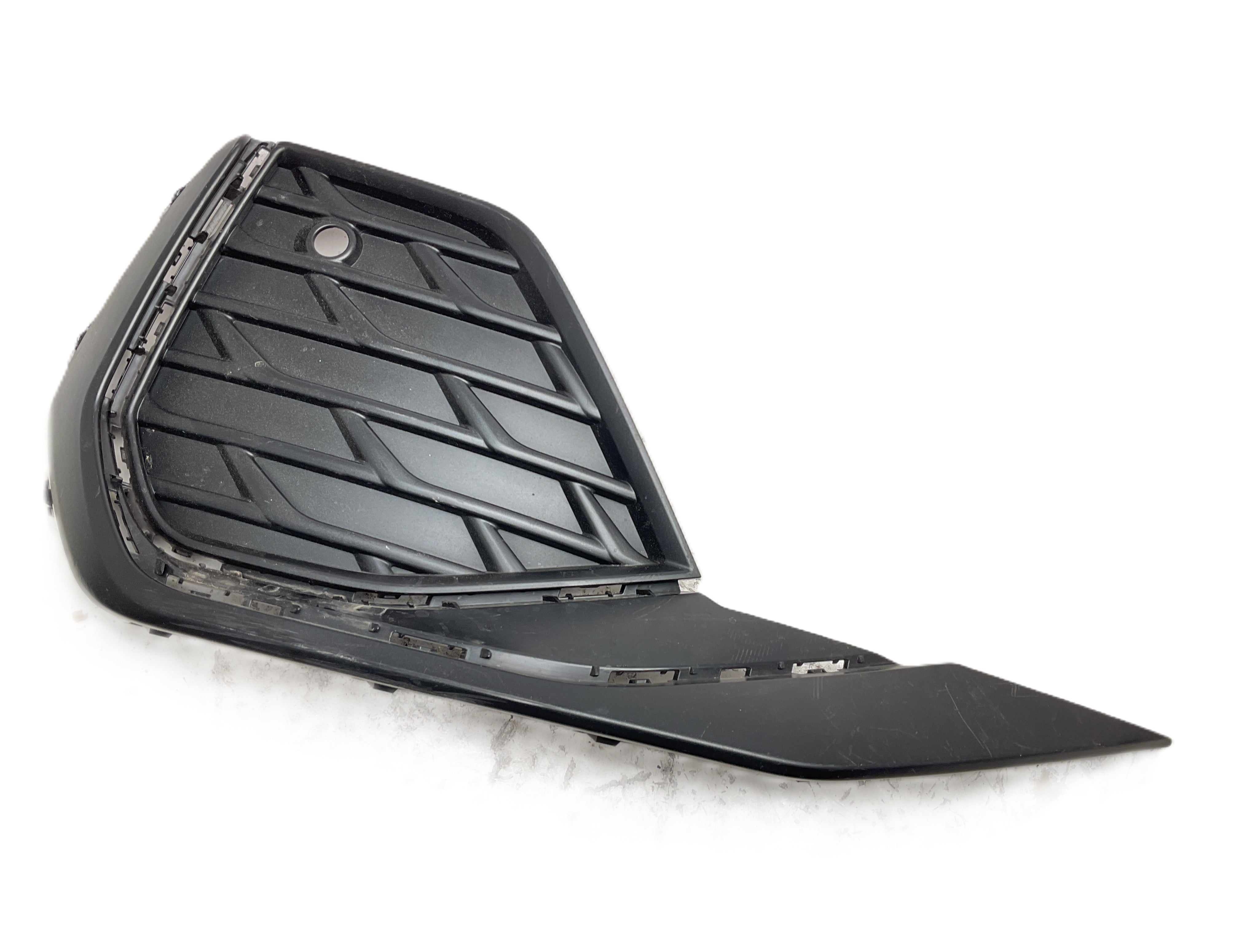 Moldura parachoques del dcho Audi 8Y0807682H