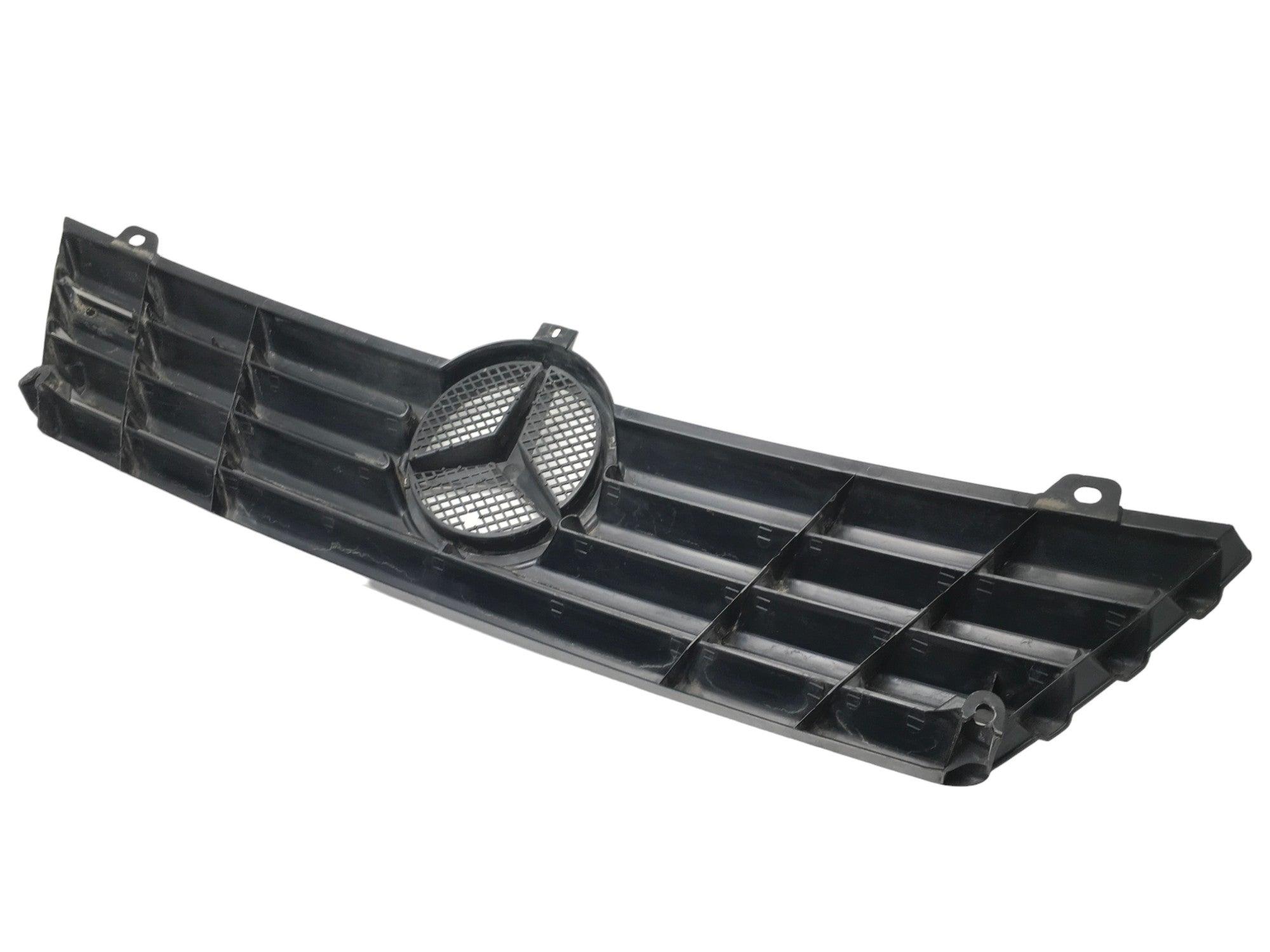 Rejilla radiador Mercedes Sprinter W901 - AutoRR A9018800085