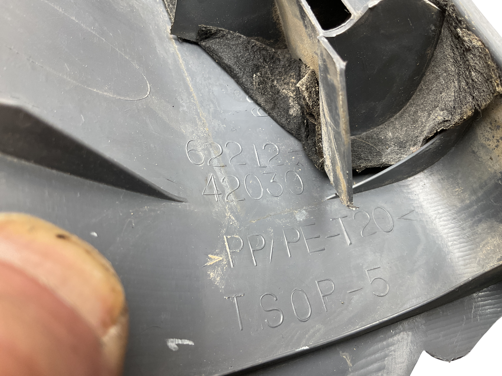 Cubierta Pilar del izq Toyota Rav4 00-06