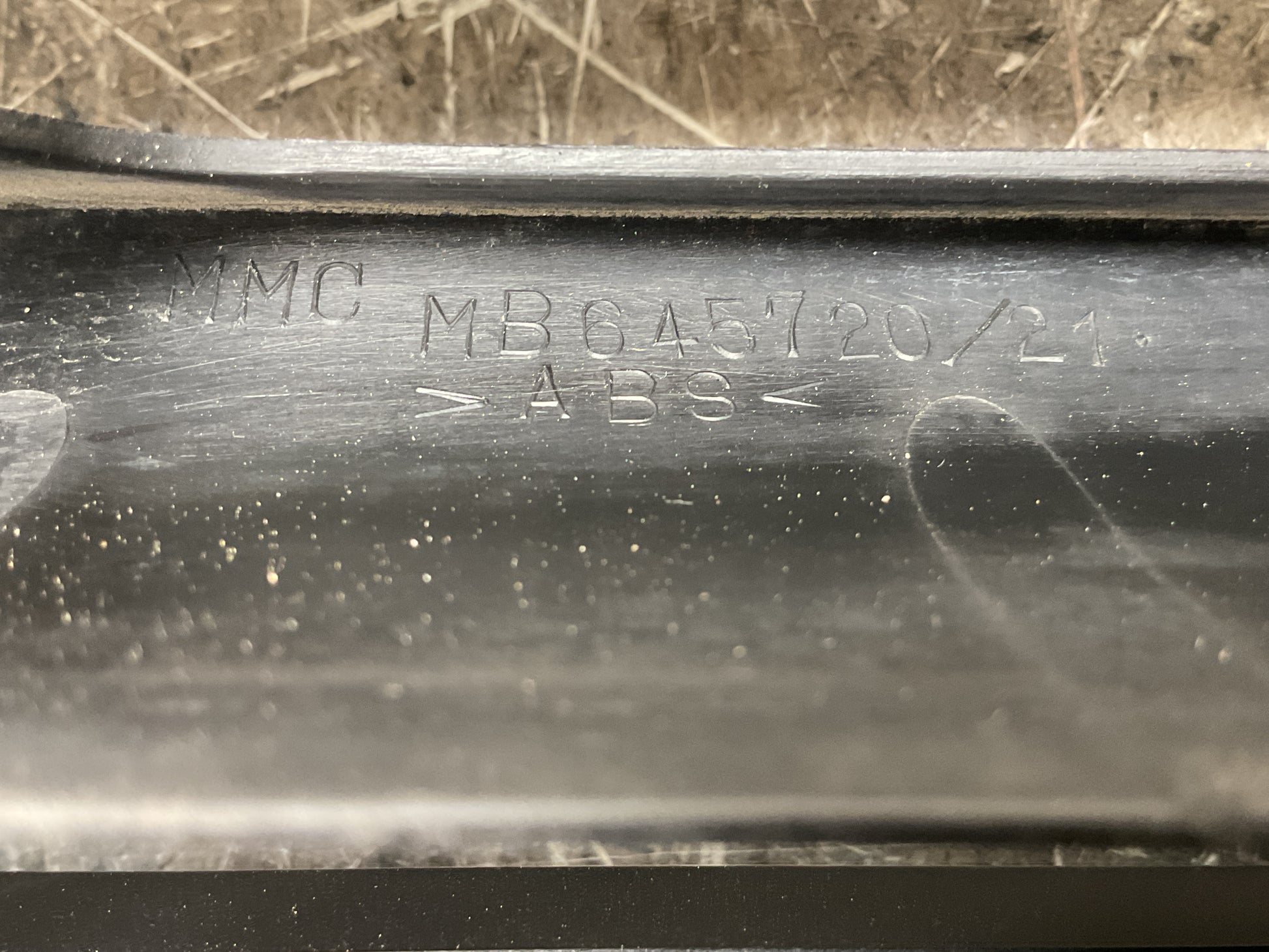 Rejilla Radiador Mitsubishi Pajero 1991-2000 - MB645720 _