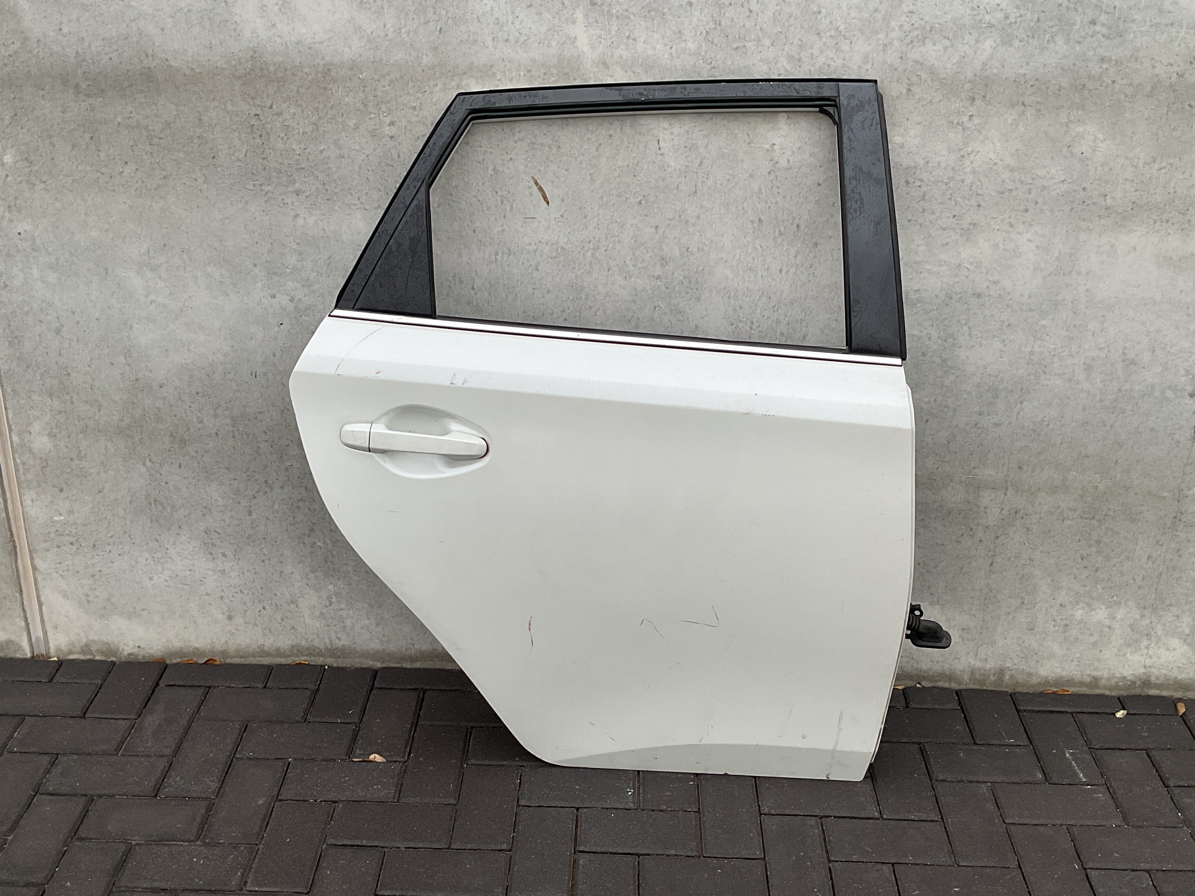 Puerta tra dcha Toyota Auris 2012-2018