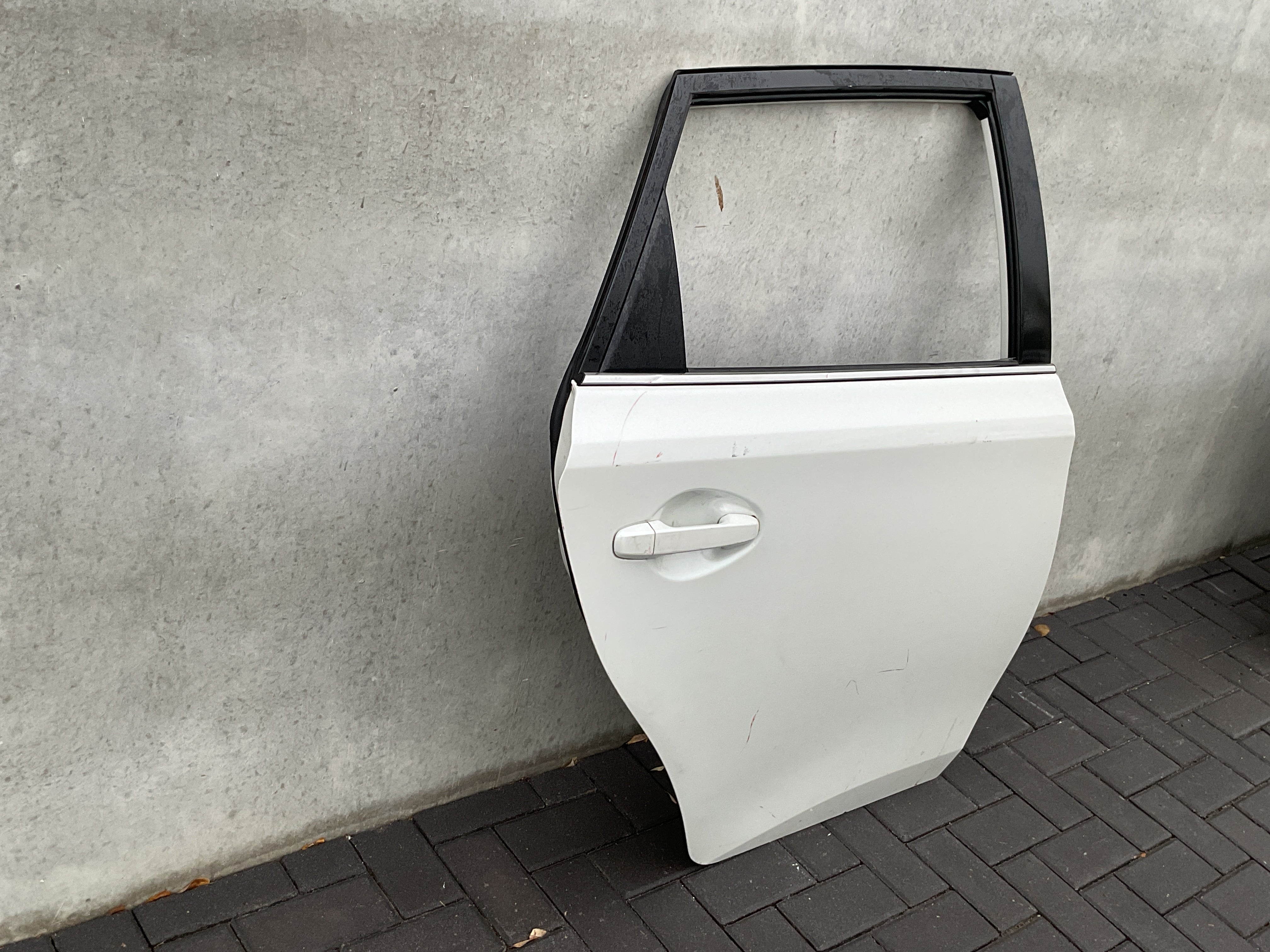 Puerta tra dcha Toyota Auris 2012-2018