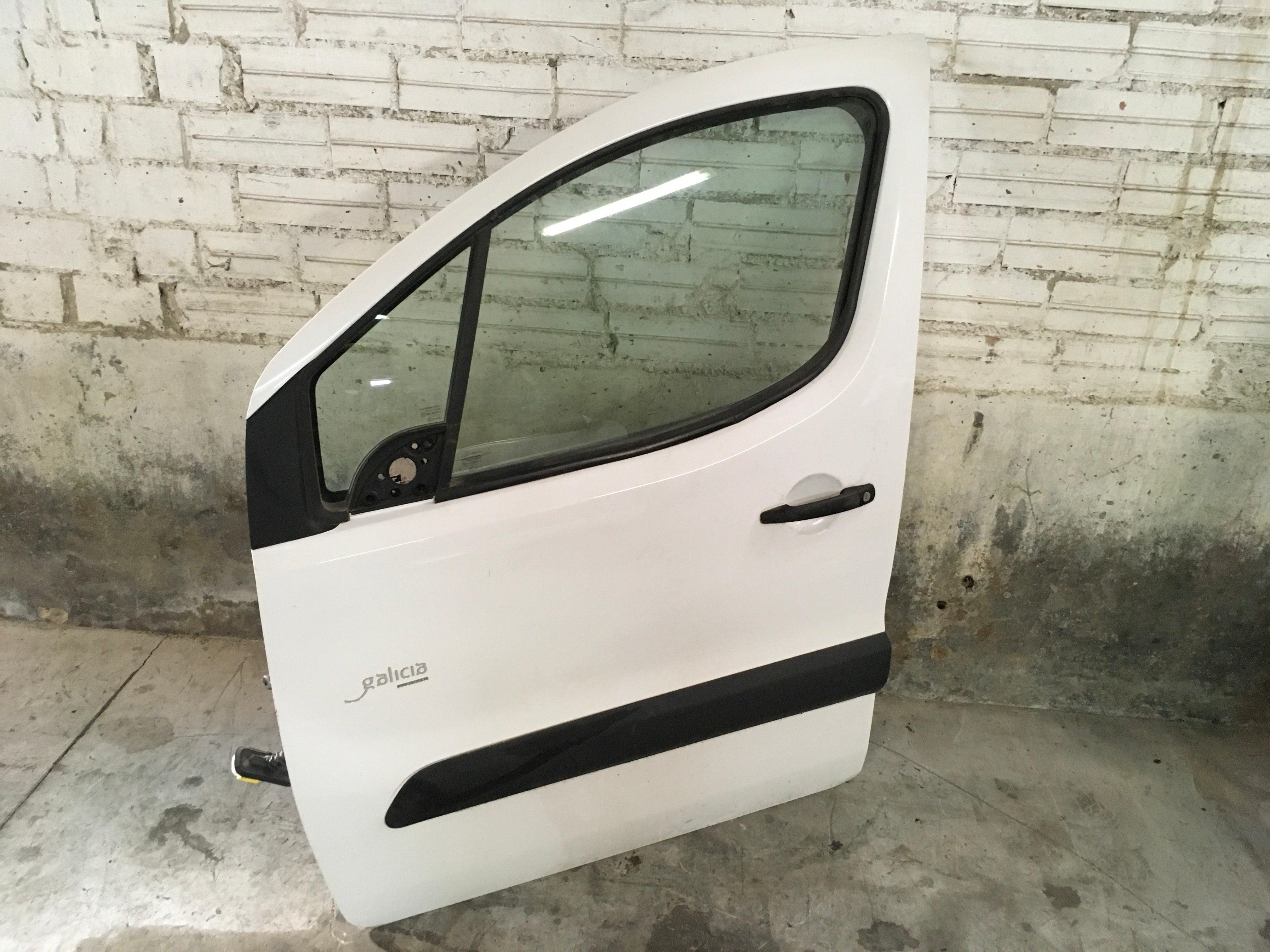 Puerta del izq Citroen Berlingo 2 Renovado - AutoRR 00009002Z3