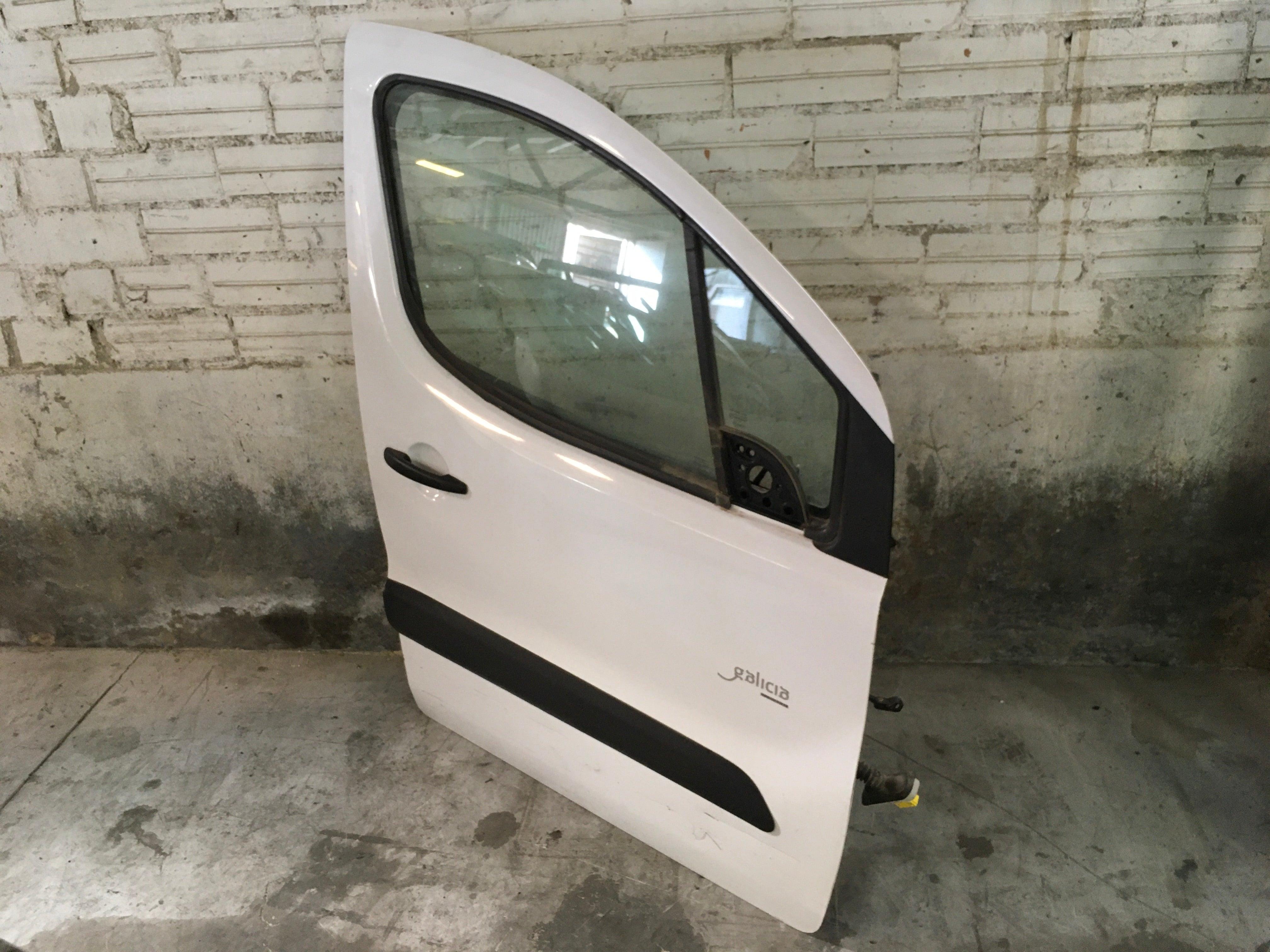 Puerta del dcha Citroen Berlingo 2 Renovado - AutoRR 00009004Z6_