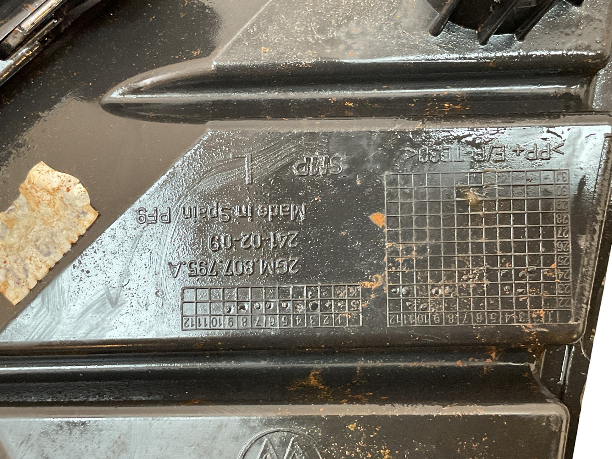 Rejilla izq Volkswagen T‑Cross 19-25 - 2GM807795