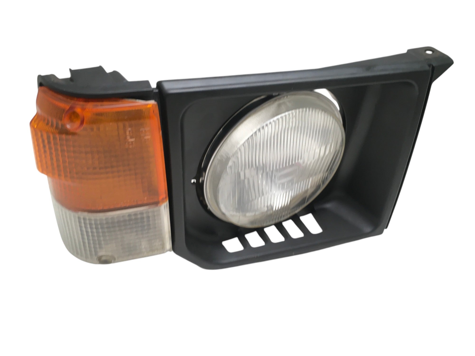 Faro derecho Mitsubishi Montero L040