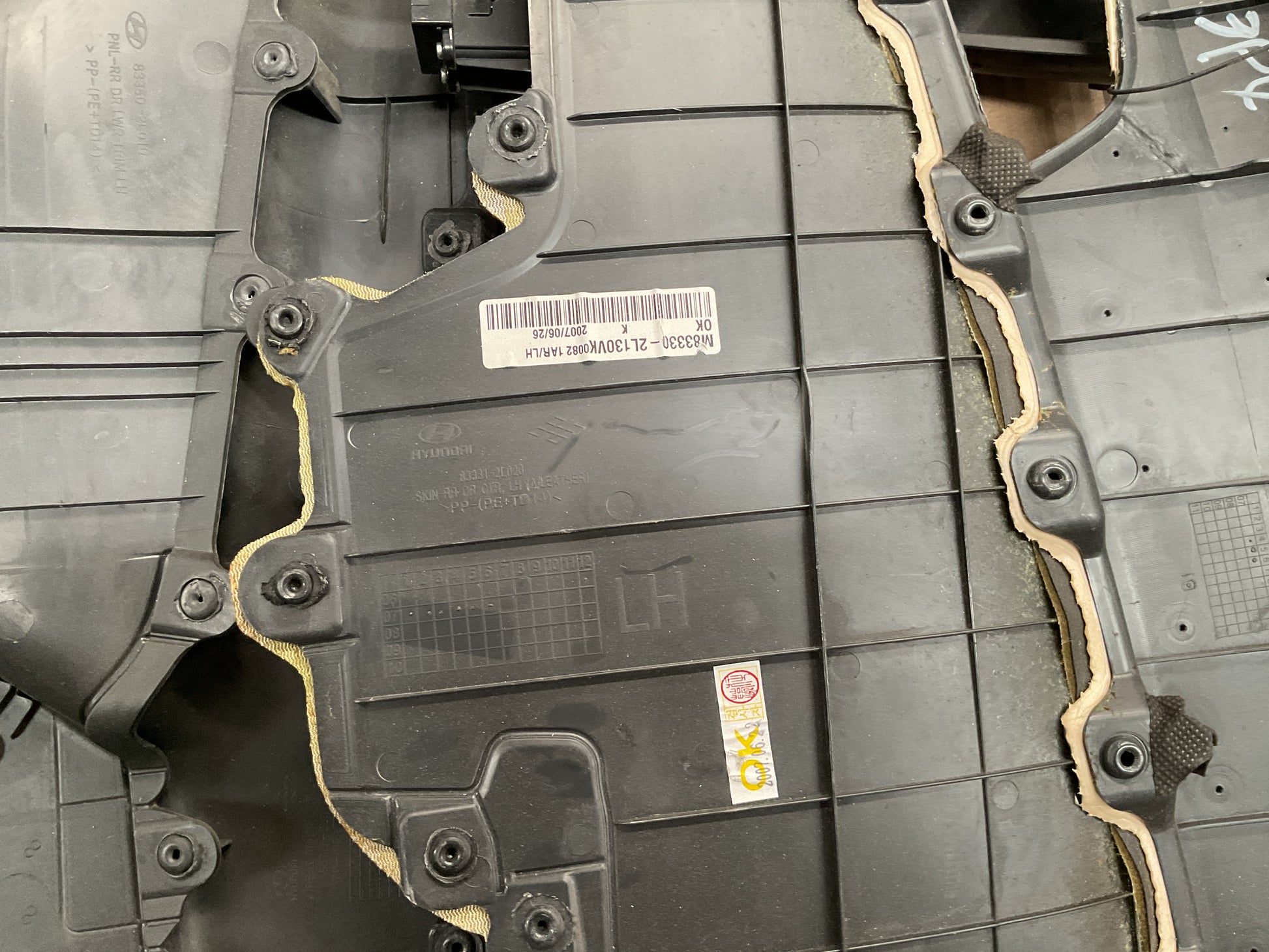 Panel puerta tra izq Hyundai i30 07-12