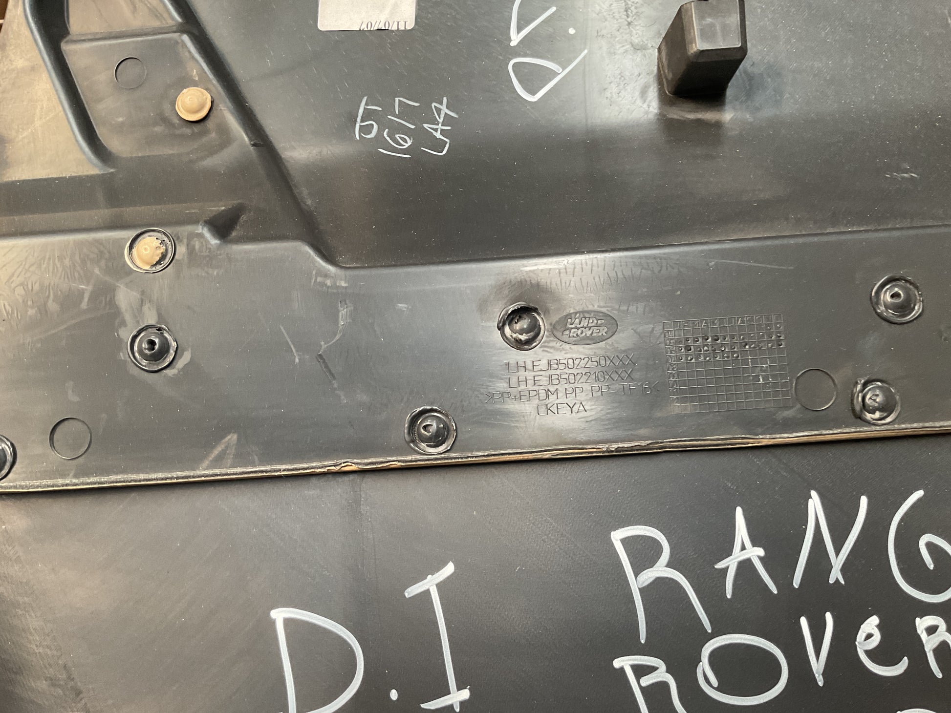 Panel puerta del izq Land Rover L320 05-13