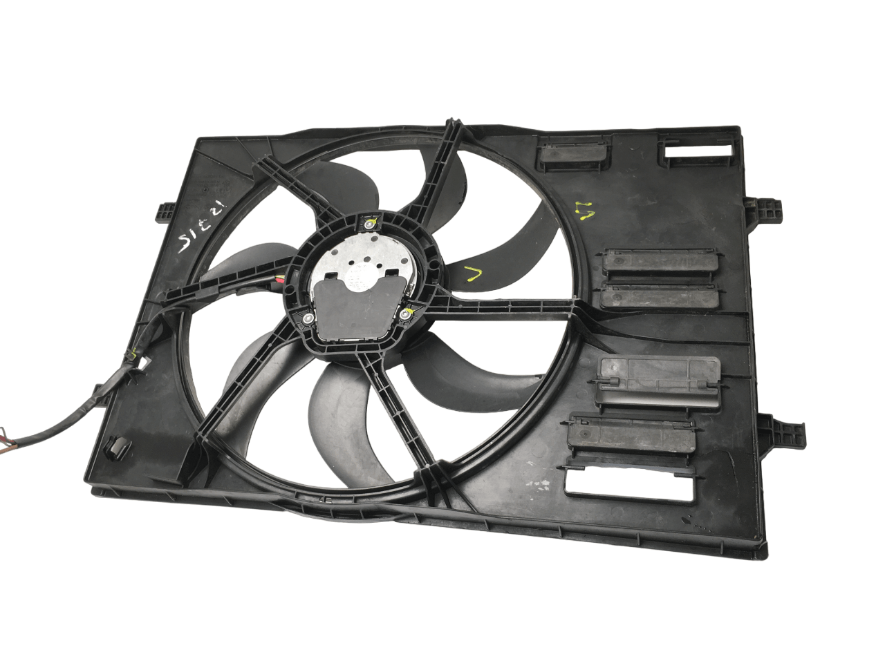 Electroventilador VW 5Q0121205N - AutoRR 5Q0121205N