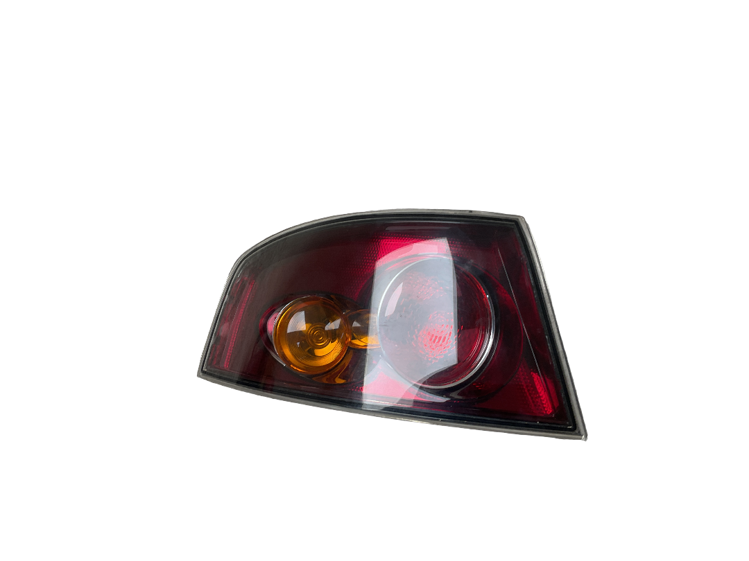 Piloto tra izq Seat Ibiza 02-09