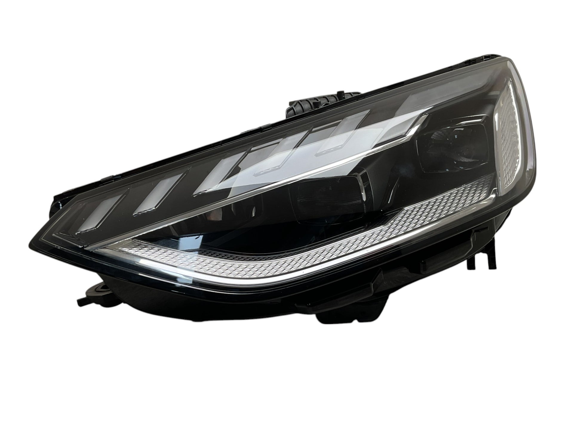 Faro izq Audi A4 B9 Matrix - 8W0941035E