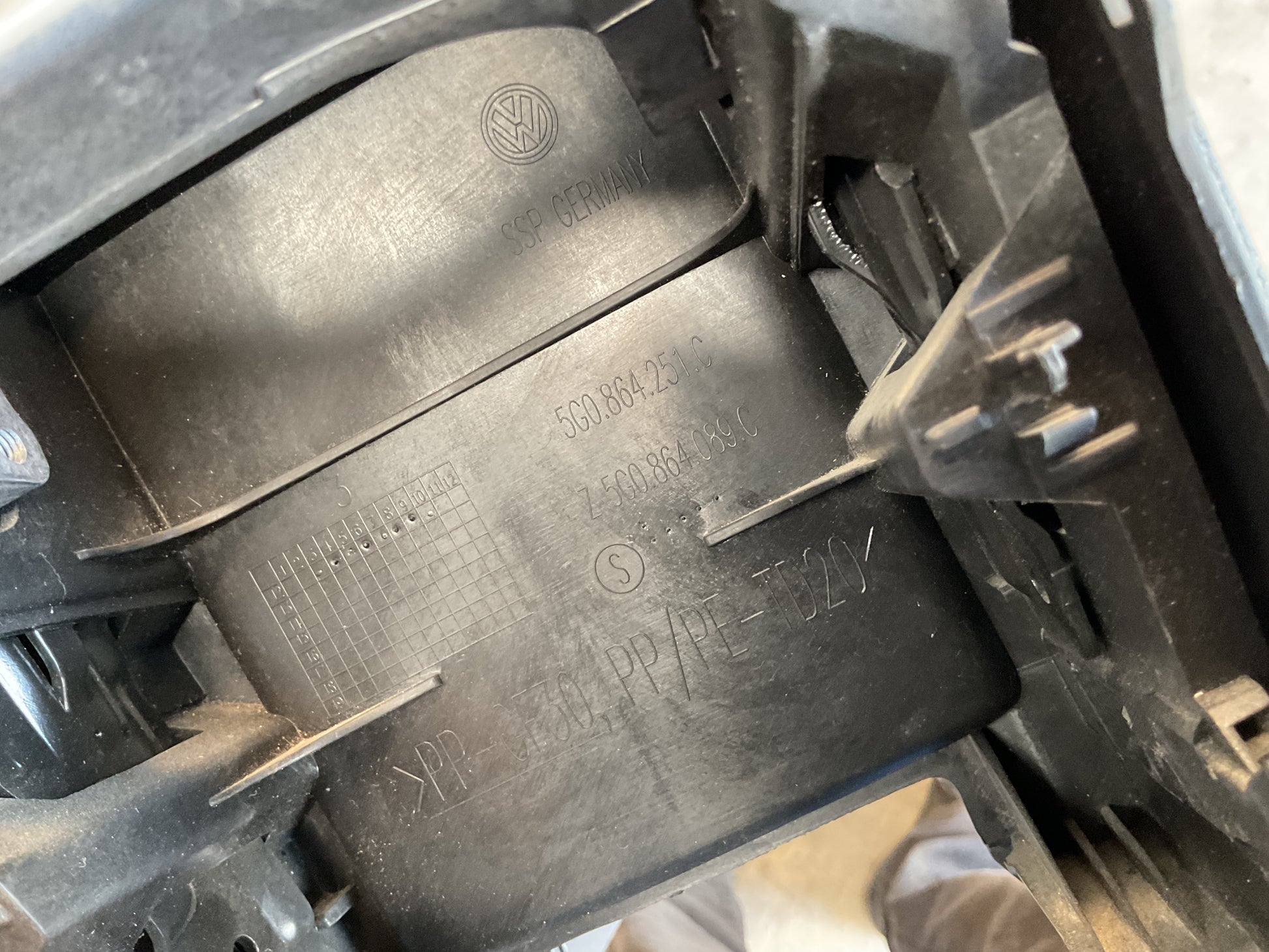 Consola Central VW Golf 12-20