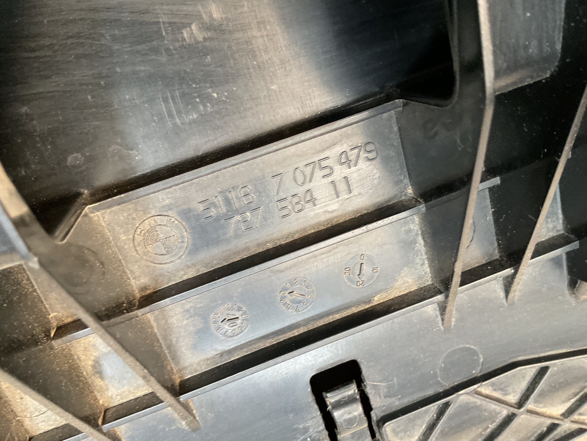 Guantera Bmw Serie 3 (E90) 05-12