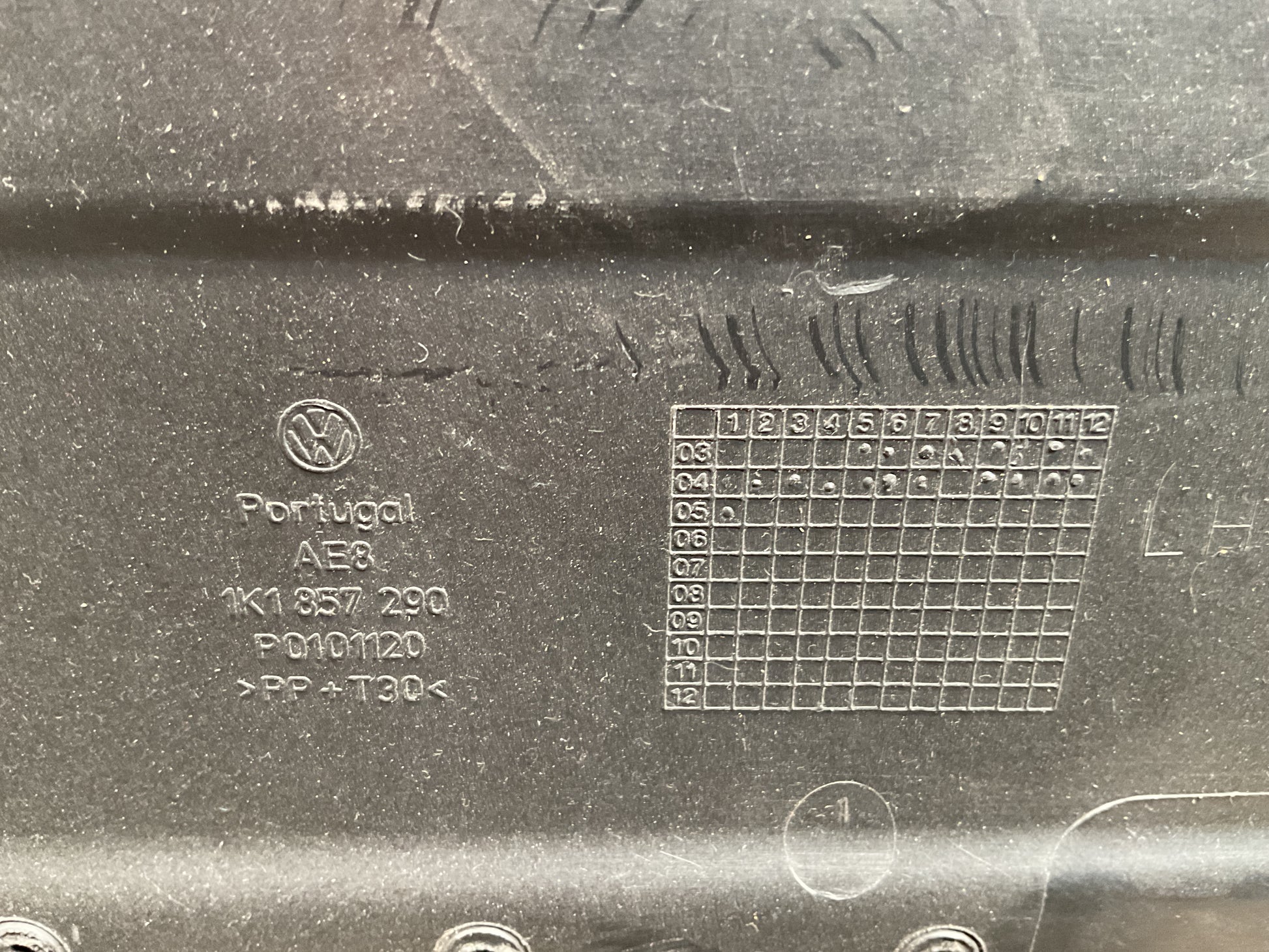 Guantera VW Golf VI 1K1857290