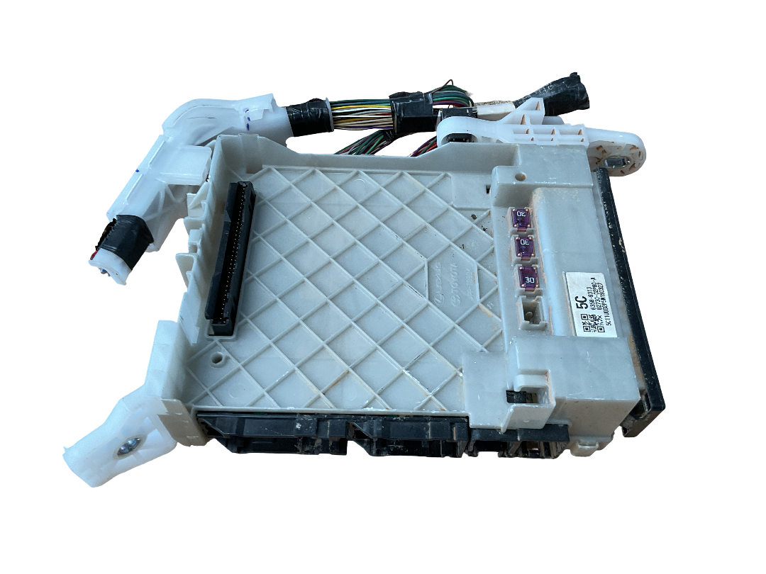 Caja Fusibles Toyota Corolla 18-25