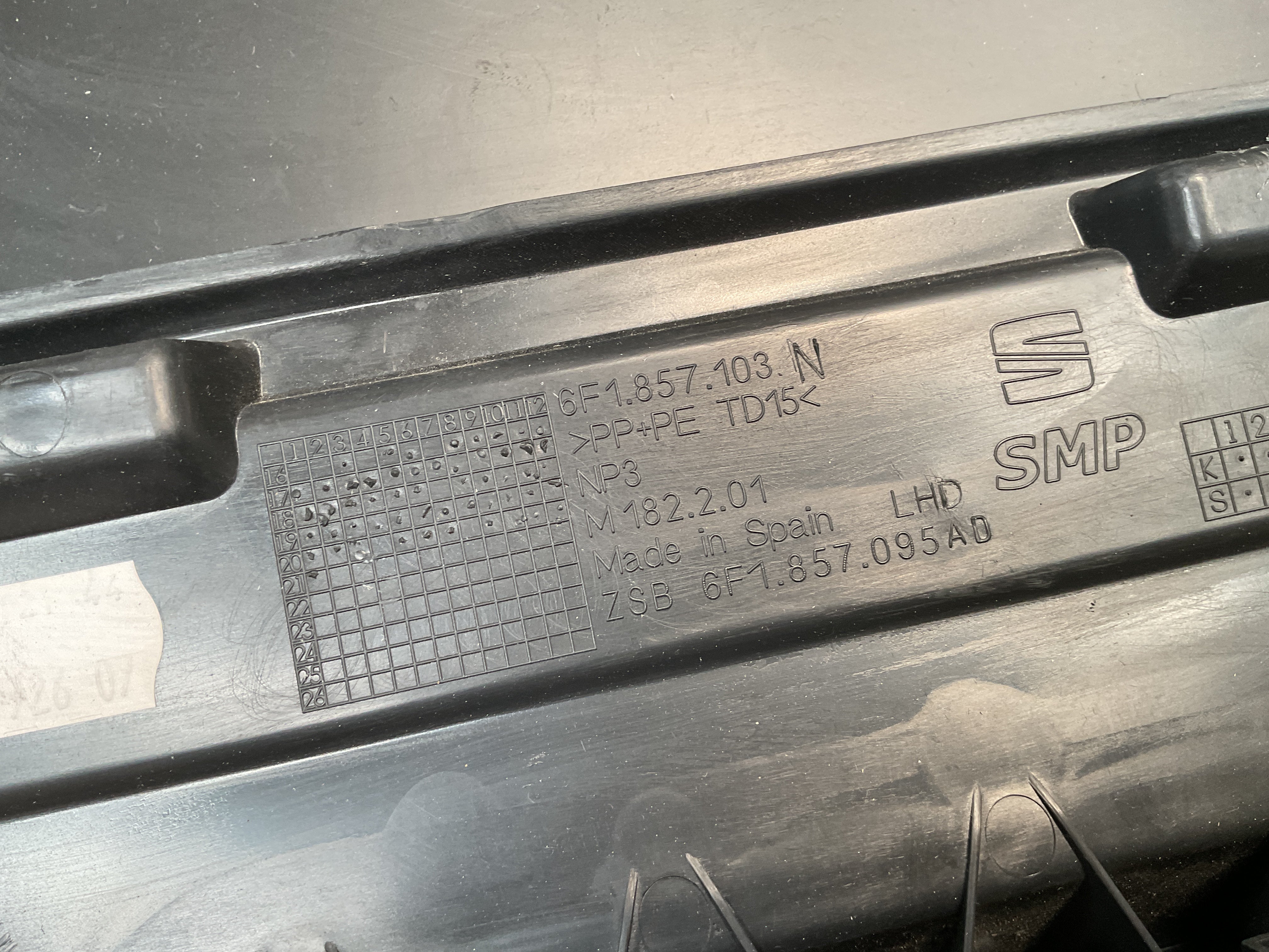 Guantera Seat 6F1857103