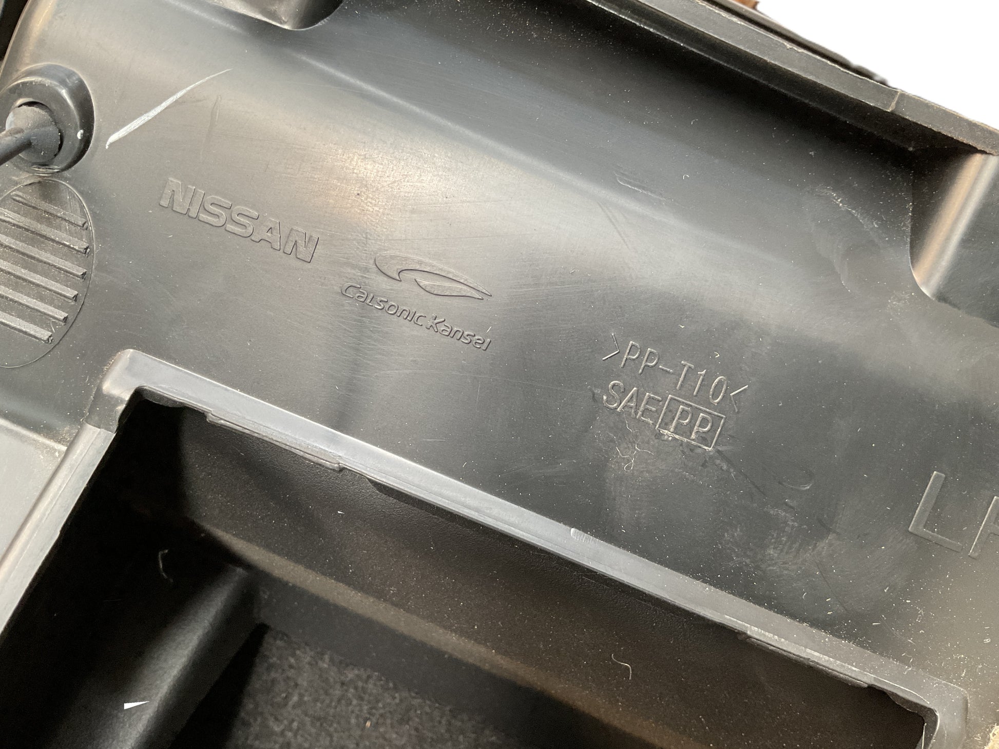 Guantera Nissan Nissan Juke (F15) 10-19