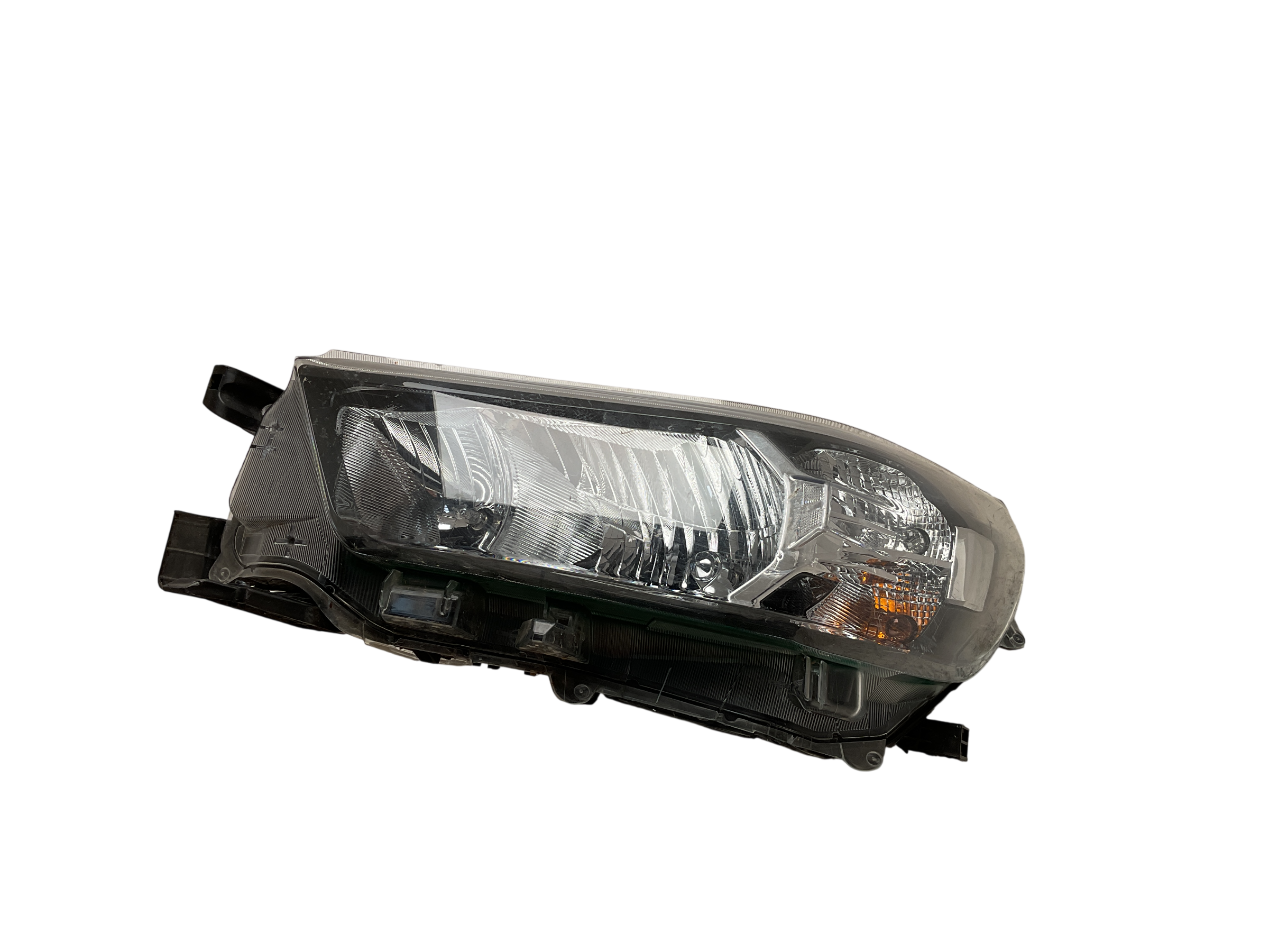 Faro del izq Toyota Hilux VIII 15-24