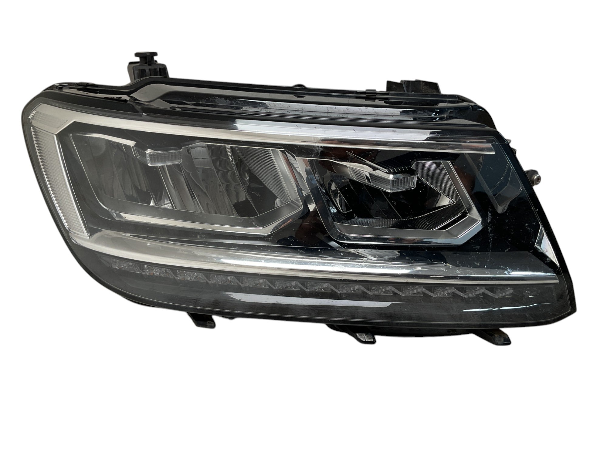 Faro dcho VW Tiguan II 2016 2025