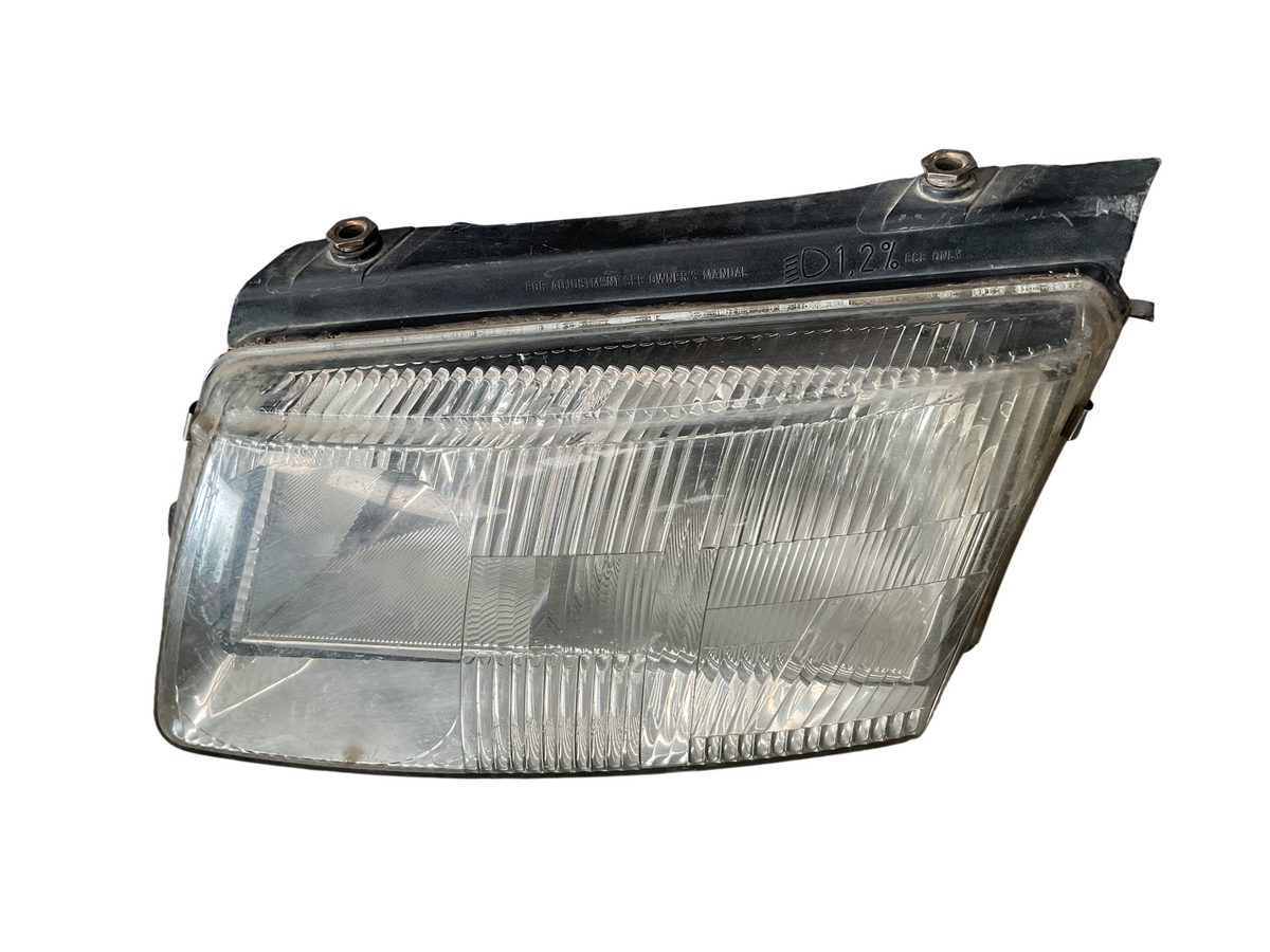Faro del izq VW Passat 96-01 3A0941295