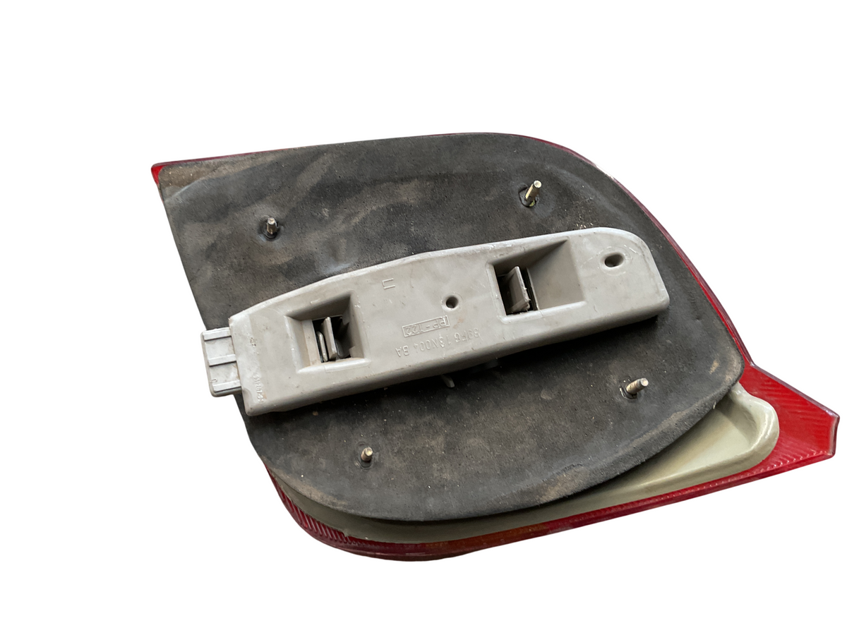 Piloto tra izq Ford Fiesta 89-93 89FG13N004BA