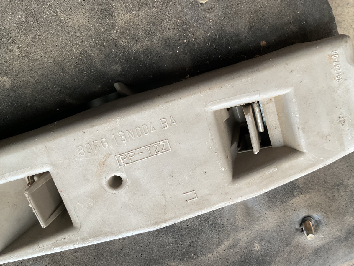 Piloto tra izq Ford Fiesta 89-93 89FG13N004BA