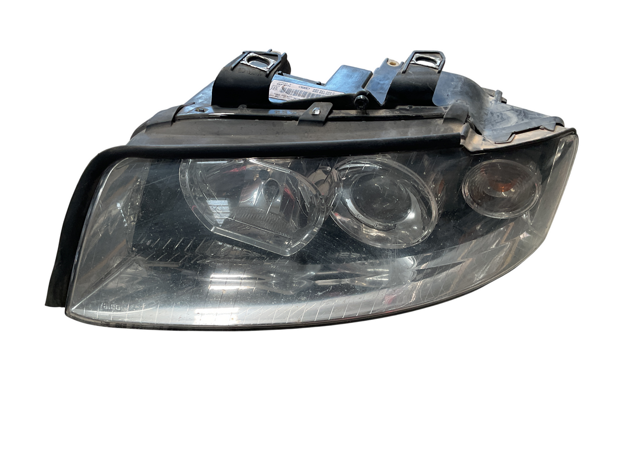 Faro del izq Audi A4 2000-2006 8E0990007C