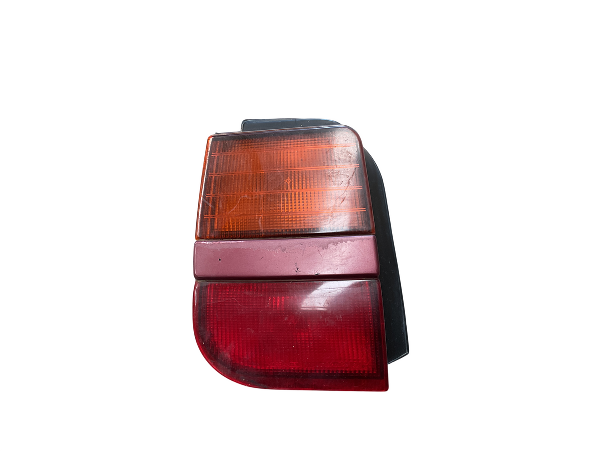Piloto tra izq Mitsubishi Space Wagon 91-98 0431536L